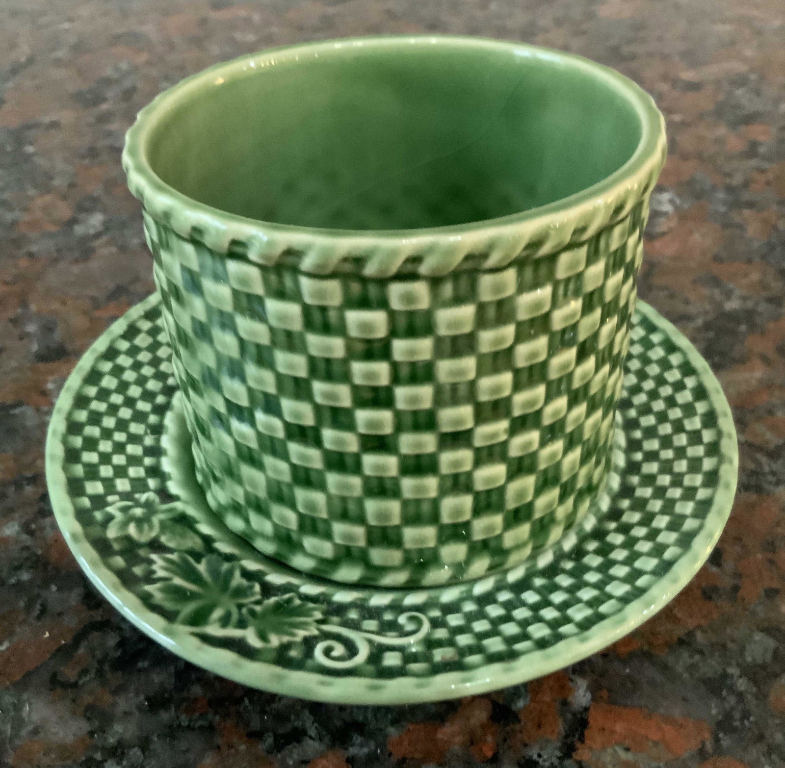 Majolica Style Bowl and Saucer: Green basket weave ceramic, pottery, Majolica style bowl and under plate, table ware, measures 4 inches ht plate 6 inches diameter, marked villa ceramica underside