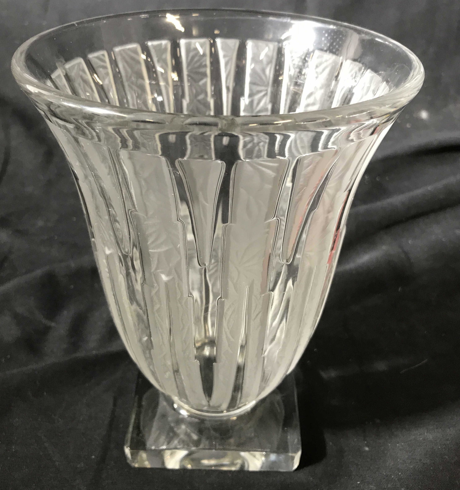 Signed Art Deco Art Glass Vase: Signed illegibly on underside floated and clear crystal glass footed vase, in the style of Lalique Art Nouveau vase, vessel, tableware measures ht 8 inches diameter app 6 inches