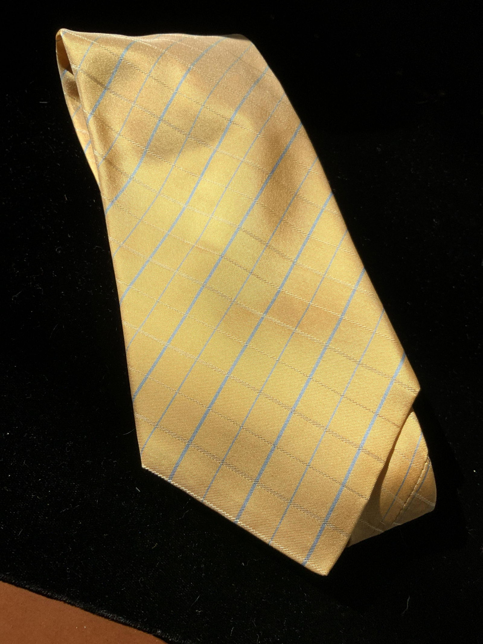 ETRO Milano Italian Designer Silk Tie: Luxury fashion designer, ETRO, Milan yellow with pun striping blue and white accents, men’s silk neck tie, men’s luxury fashion accessory, good condition