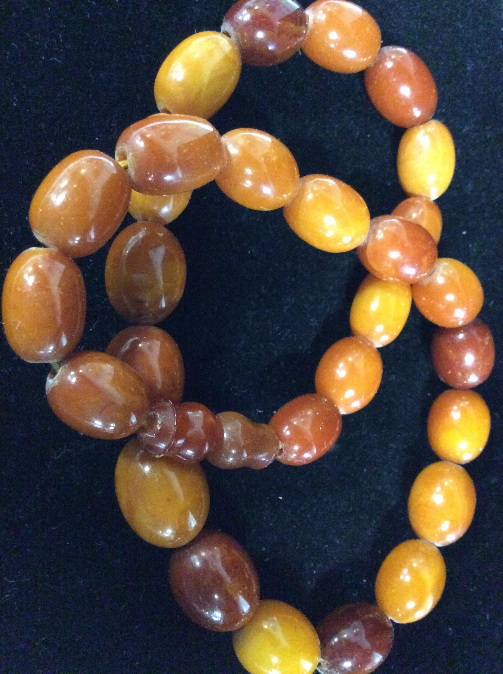 Retro Bakelite Bead Collar Necklace: Large Amber toned 1/2 in. beads, hand strung using orange colored rope, 18 in. long, one bead screws into another to fasten. Lightweight. Vintage Jewelry, Bakelite Beads, Collar Necklace, Vintage Bead