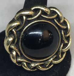 Black and Gold Deco Retro Fashion Ring: Has an Art Deco fashion look with center ‘onyx’, gold color bezel with gold braided floral pattern. Total cocktail fashion. Size 6.5 . Fashion Ring, Retro Deco Ring, costume Jewelry, ladies fashio