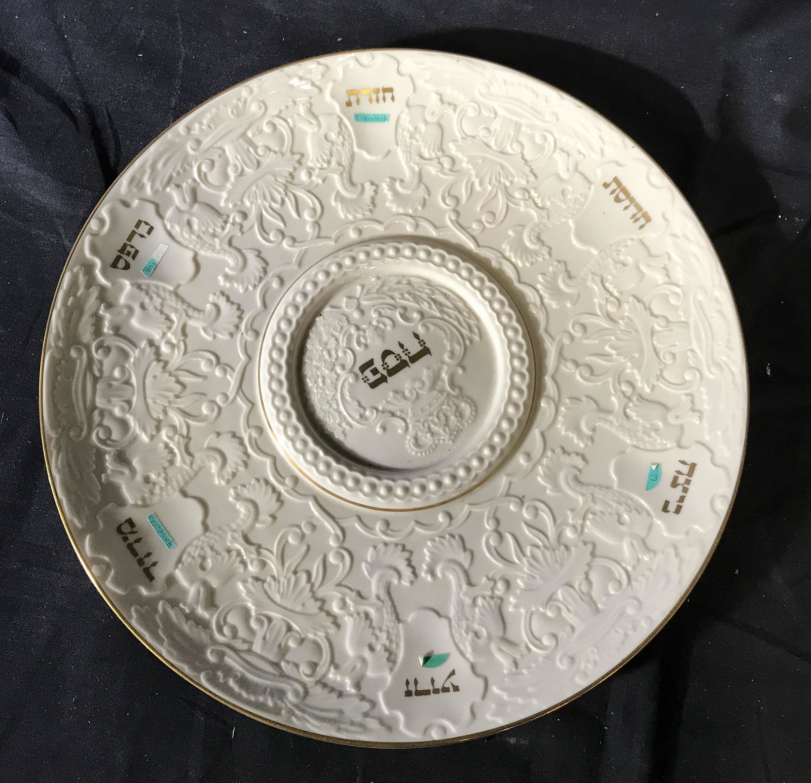 Lenox Porcelain Seder Plate, Judaica: Ceremonial table ware, sedan platter, made in USA Lenox porcelain, Judaica, Hebraica, Jewish ceremonial, tableware, diameter app 13 inches