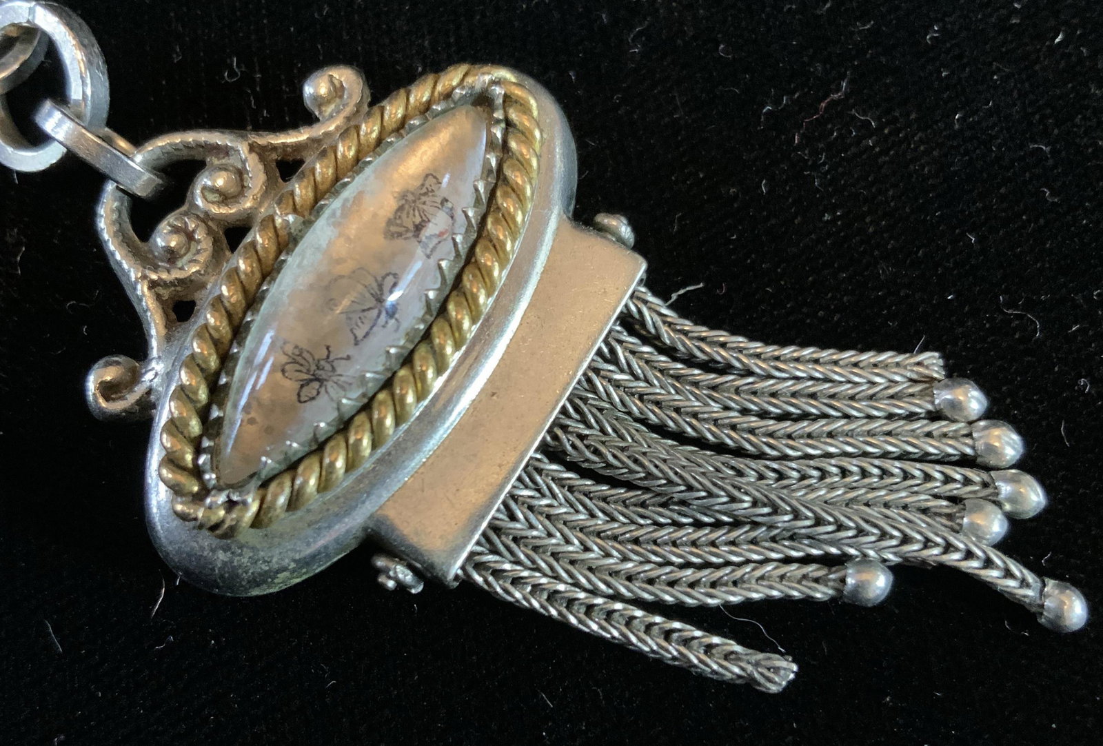 Multi pendant Silver toned necklace: Vintage estate jewelry, fashion accessory, drop length app 11 inches, tassel chain