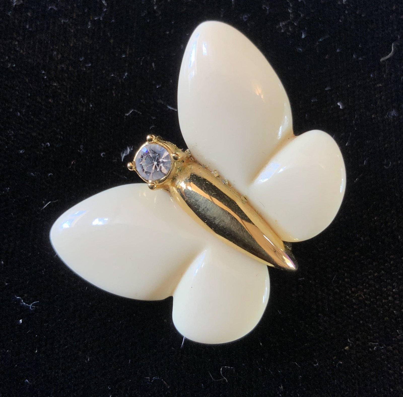 Vintage Bakelite Butterfly Brooch: Pin, estate jewelry, vintage jewelry, measures app 1.5 by 1 inch