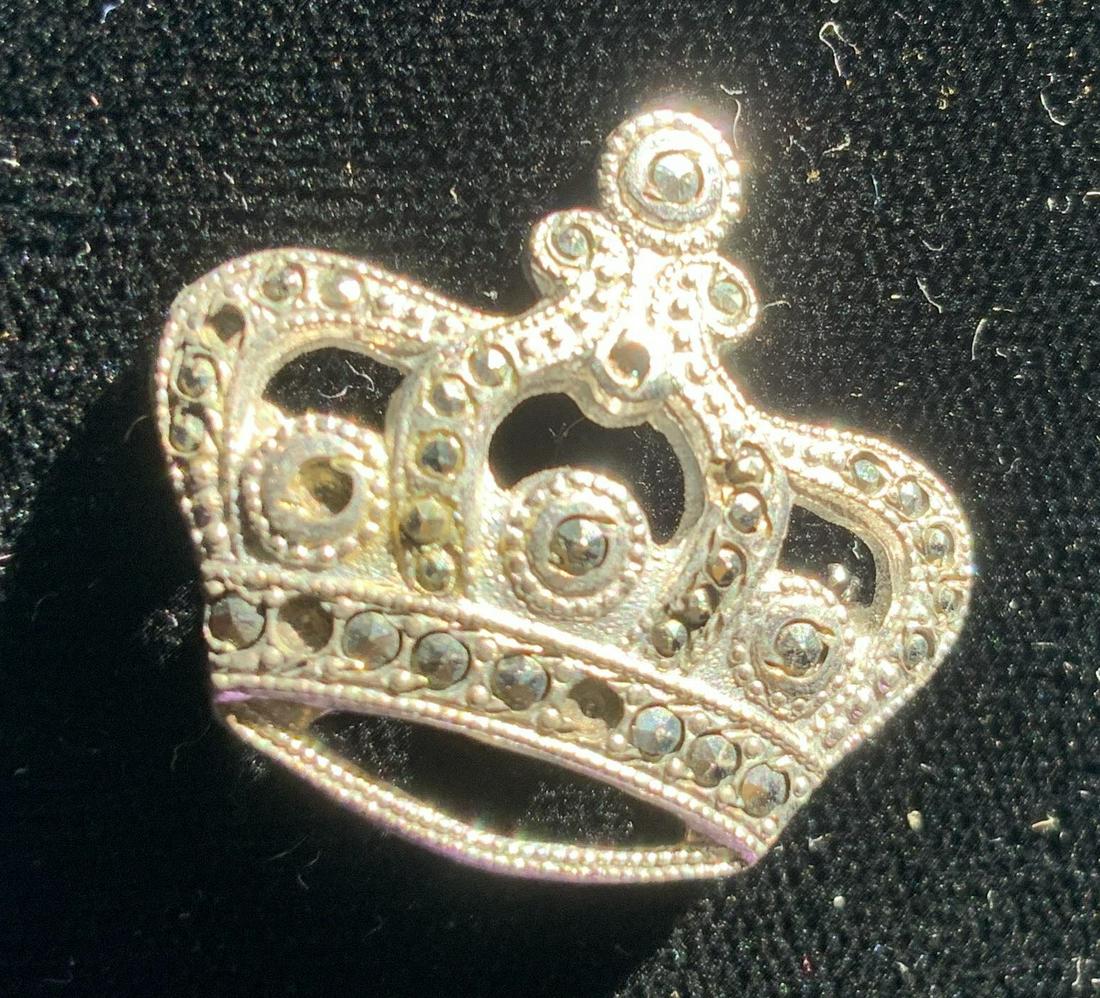 Sterling Silver Marcasite Crown Brooch: Vintage jewelry, marked for sterling,crown design brooch, pin, estate jewelry, measures app 1 inch by .75 inches, missing marcasite