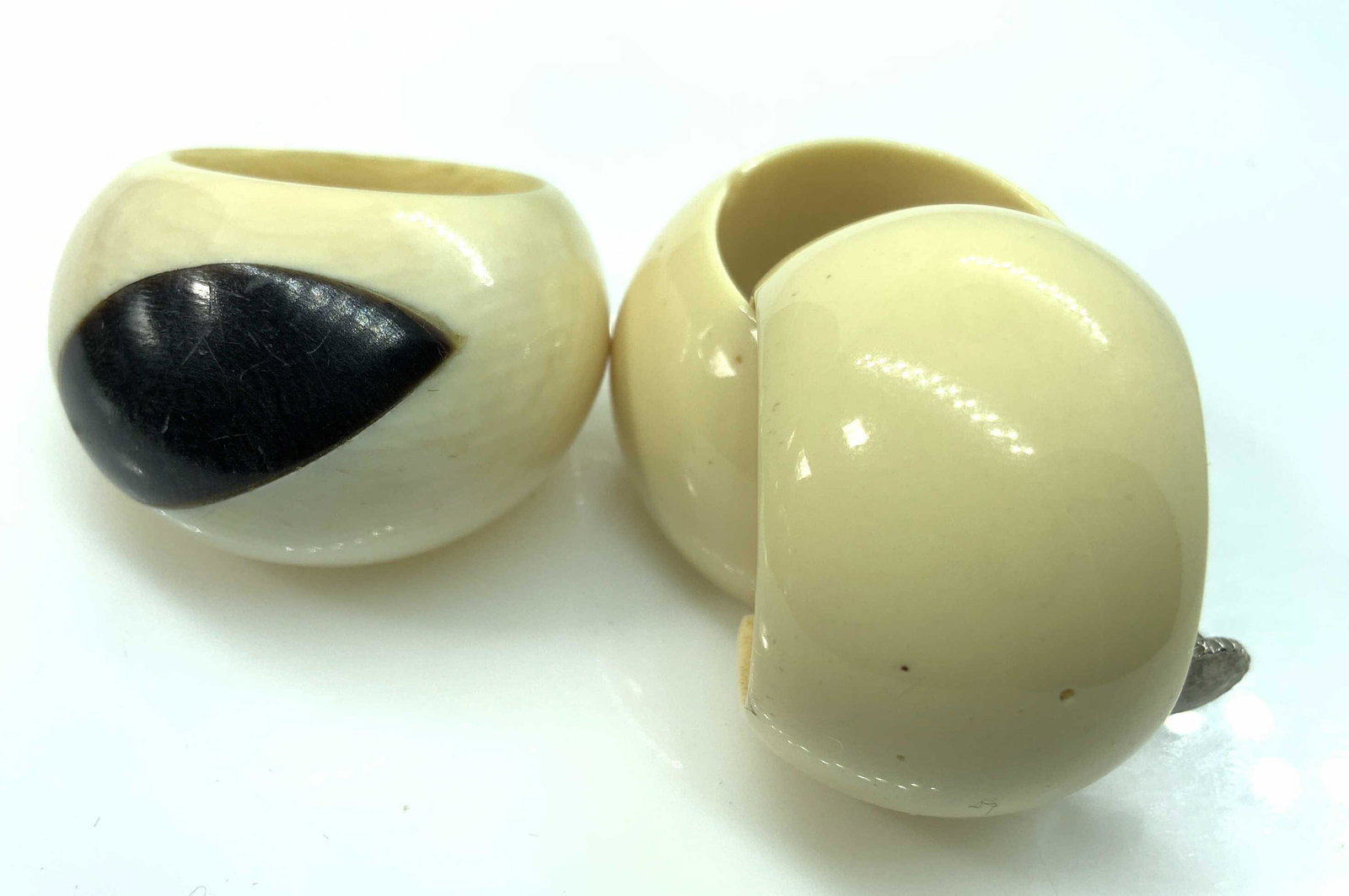 Vintage Bakelite Ring and Earrings Set: Coordinating set of Bakelite earrings length app one inch and cream toned Bakelite ring with black center design measures app 1.25 inches, estate jewelry, vintage jewelry