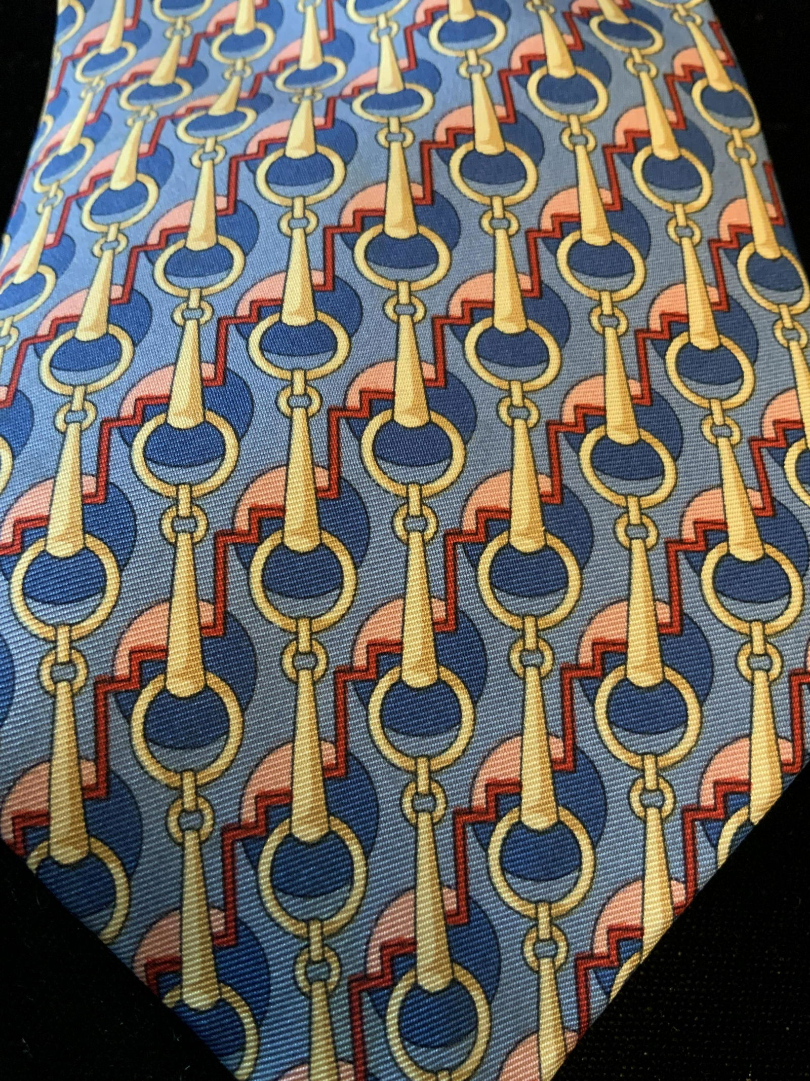 BURBERRY Designer Silk Neck Tie: Men’s luxury fashion accessory, luxury designer silk tie, neck tie, good condition