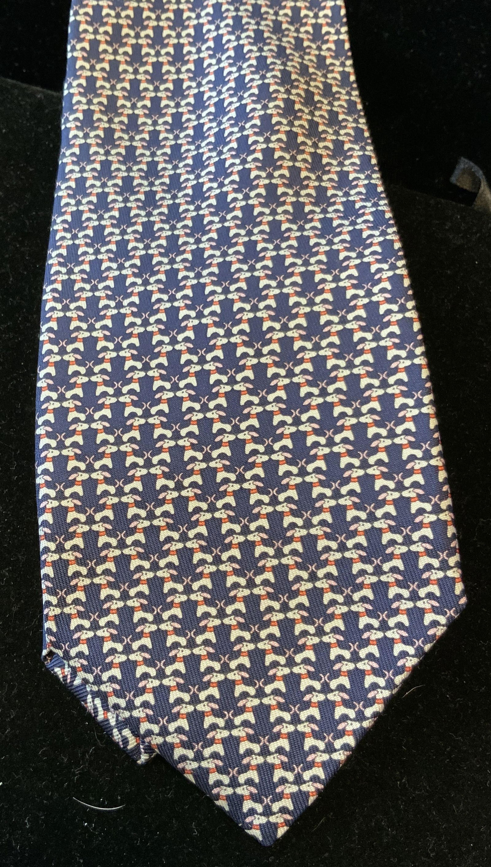 SALVATORE FERRAGAMO Italian Silk Tie: Men’s luxury designer fashion accessory, silk neck tie good condition, label reads Salvatore Ferragamo Made in Italy. Men's fashion, menswear. wearable accessories