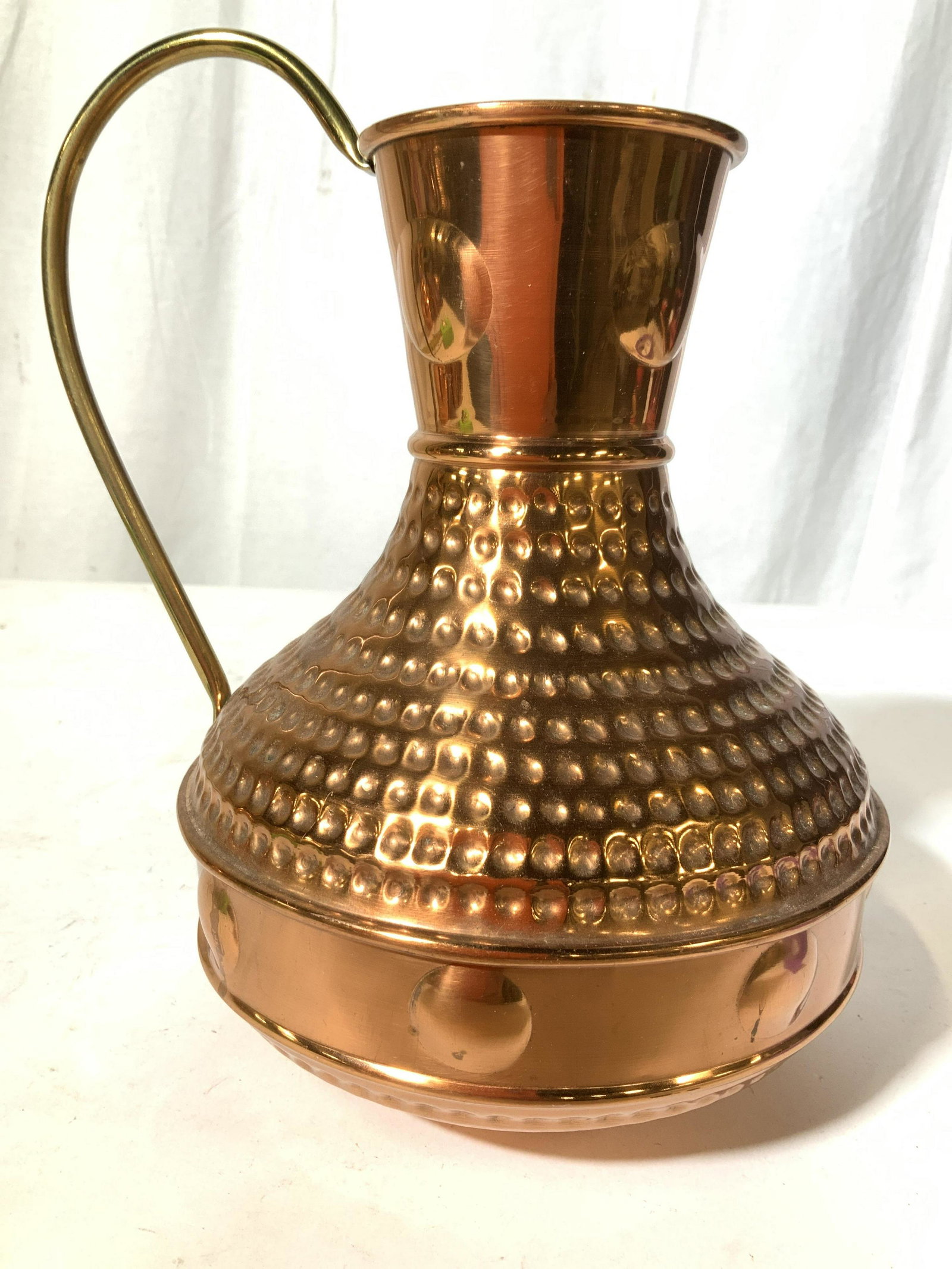 Hand Hammered Copper Vessel, Pitcher, Jug: Vase, tableware, pitcher, jug, water pitcher, vessel, hand hammered vintage copper, measures ht app 9.5 inches length handle to rim app 8.5 inches