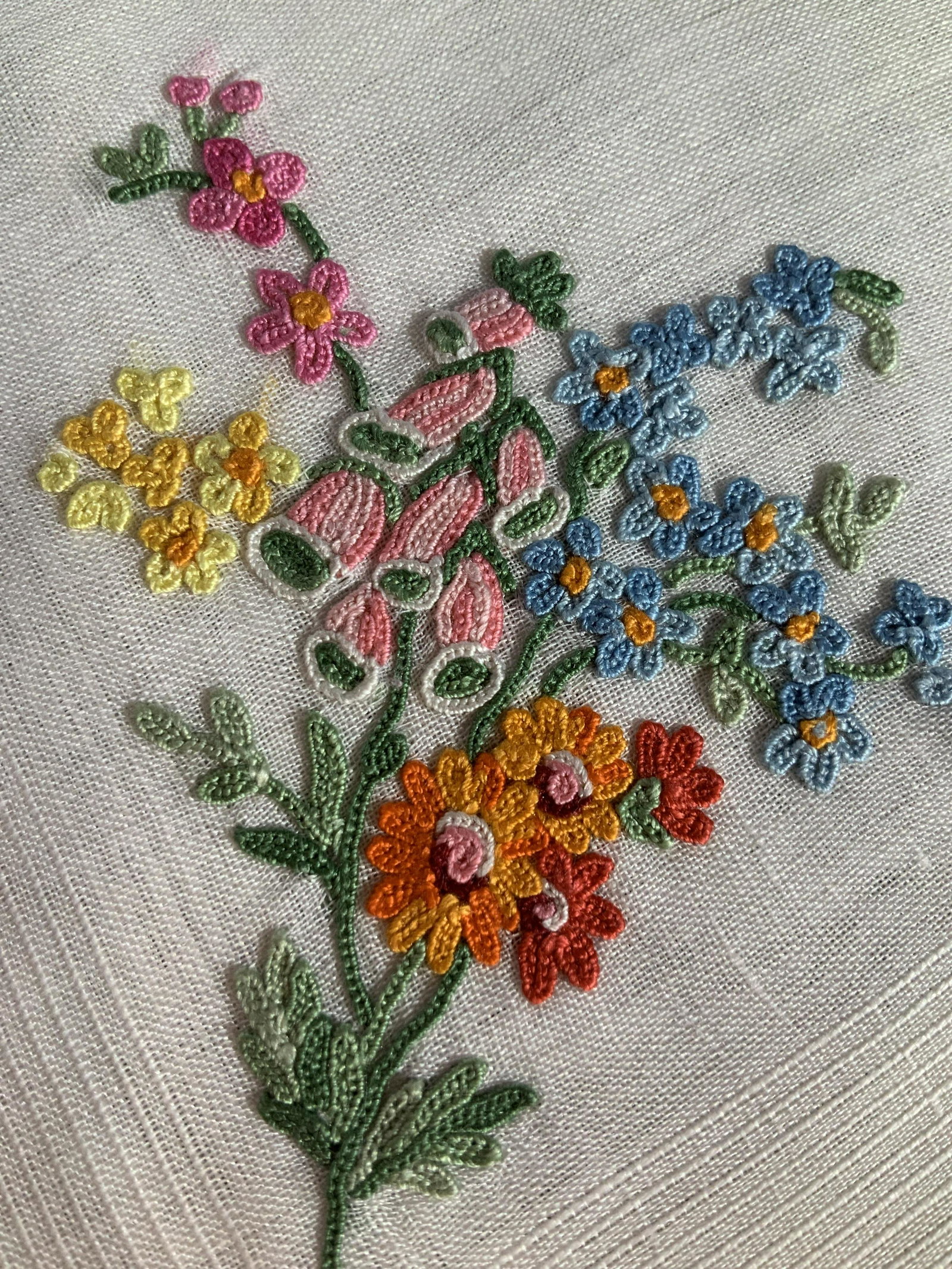 Collection of cotton linen Vintage handkerchiefs: Cotton, linen , some embroidered, tatted, colorful graphics and more, property of New York City Collection, collectible hankies, vintage linens, collectible linens, textile arts, hankies, handkerchief