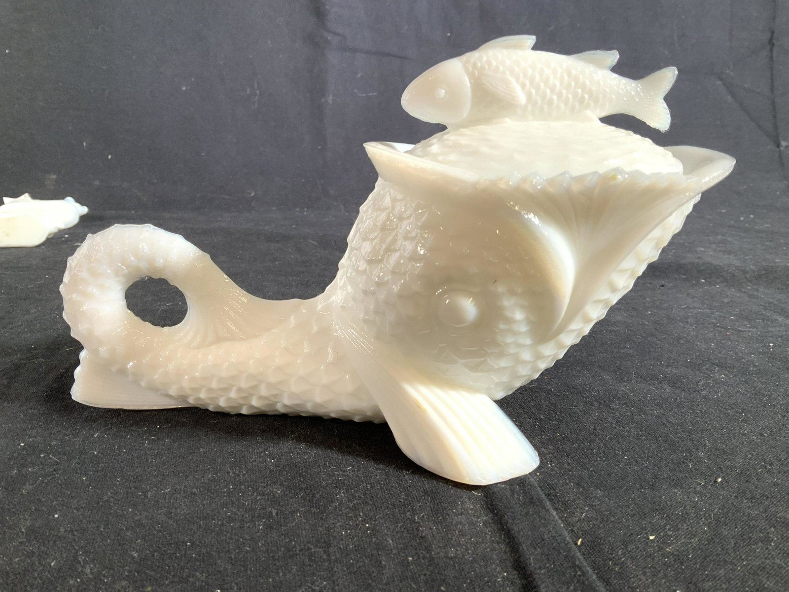 Vintage Milk Glass Fish Form Vessel: Collectible milk glass tableware, bowl, trinket box, measures htn5.5 inches, length 8.5 inches
