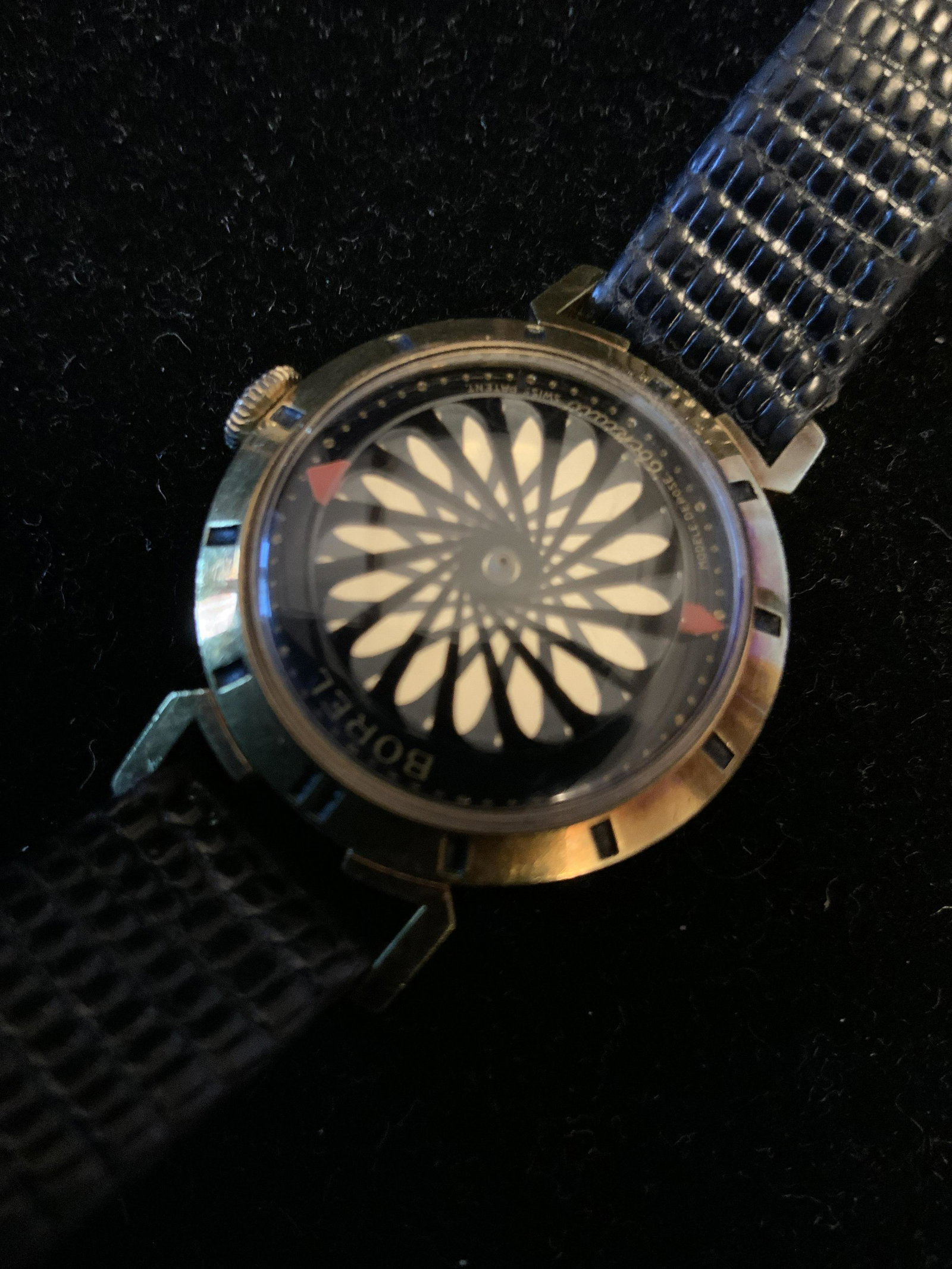 BOREL Vintage Ladies Wrist watch: Diameter of face app 1 inch, vintage watch, vintage jewelry, wristwatch, fashion accessories and wearables.