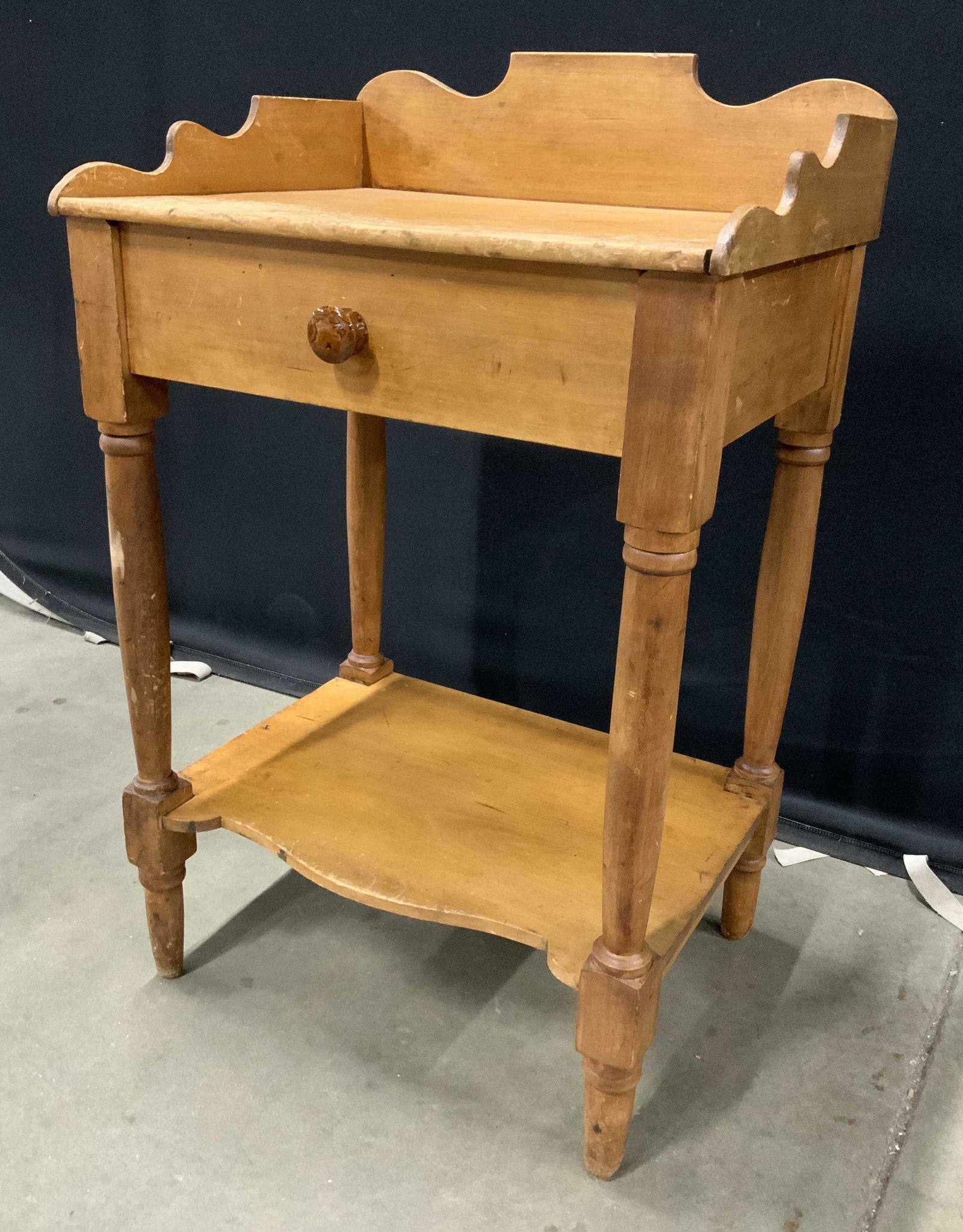 Antique Pine Washstand Table: Vintage possibly antique pine washstand, up cycle end table, side table, night stand, bedside table, has wear consistent w age, measures ht 32 inches top 21 by 16 inches