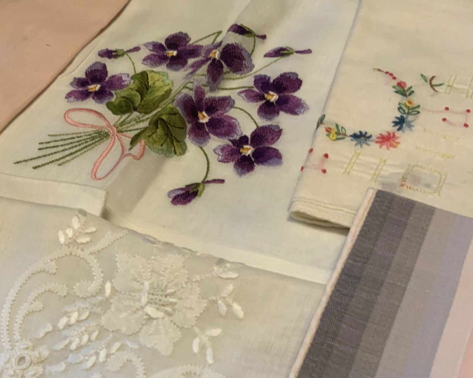 Group Lot Collectible Vintage Handkerchiefs: Some antique, vintage linen collectibles, embroidery, lace, linen, cotton, graphics, with storage bag, collectible hankies, pocket squares