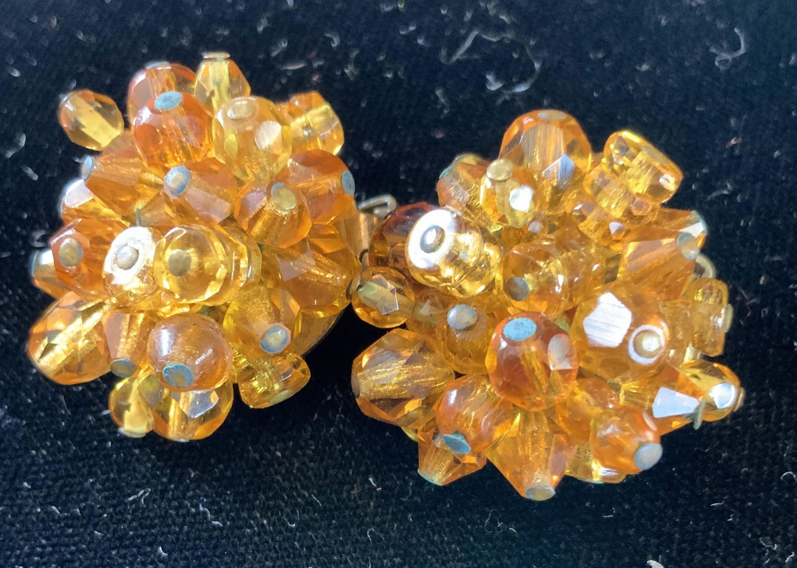 Vintage Bead Clip on Earrings: Amber toned cluster earrings, vintage jewelry, estate jewelry, measures app 1 inch diameter