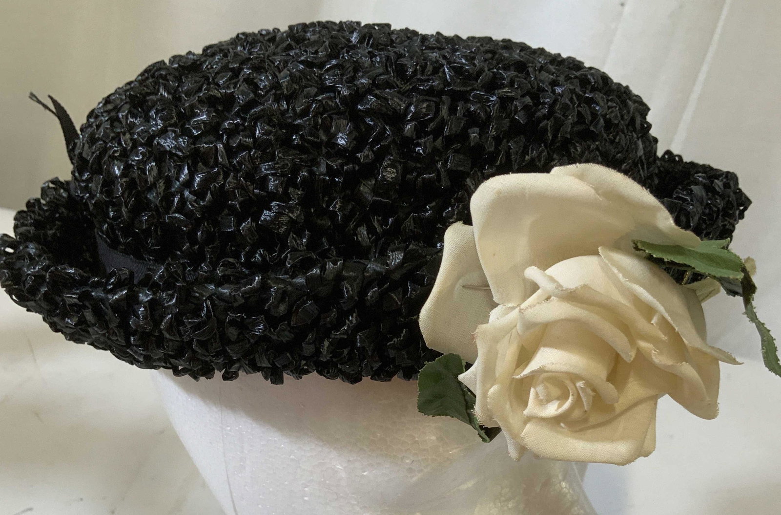 HATTIE CARNEGIE straw Hat w Box: Label inside reads Hattie Carnegie Casual, black straw hat with ribbon and rose, box reads Marche, vintage hat, vintage fashion accessory, luxury vintage fashion, inside measures app 7.5 inches