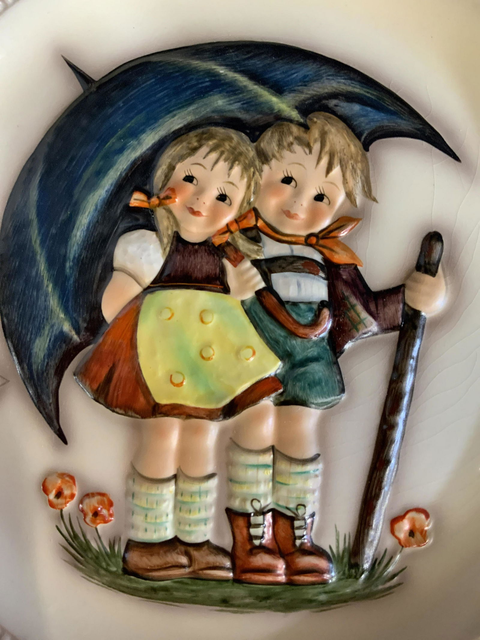 1975 MJ Hummel Anniversary Plate Bas Relief: Goebels, Germany, collectible porcelain ceramics, wall decor, 1975 first Edition, plate in Original Box, collectibles, box measures 12 inches square