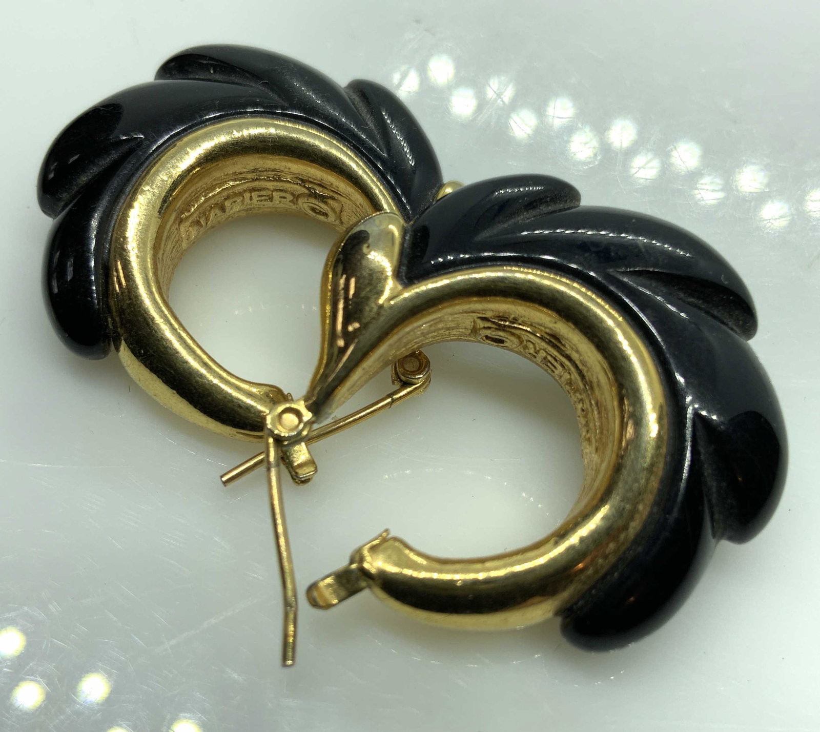 Napier Designer Vintage Earrings: Gold toned with black Bakelite wave form accents, designer vintage jewelry, estate jewelry, costume jewelry, diameter app 1 inch