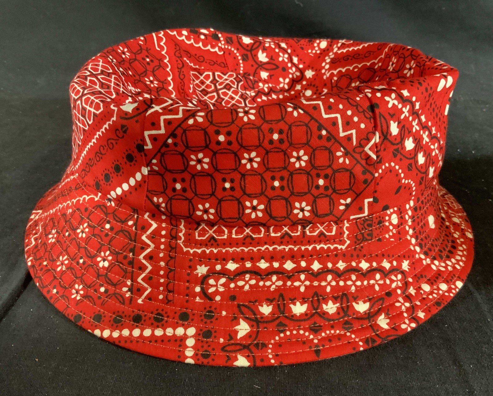Group 4 Cotton Floppy Hats: Spring hats, gardening hats, one marked Arnold Palmer by Hal Joseph, inside app 7.5 inches, one red bandana style, one checked, one cream toned, hats, headwear, summer wear,