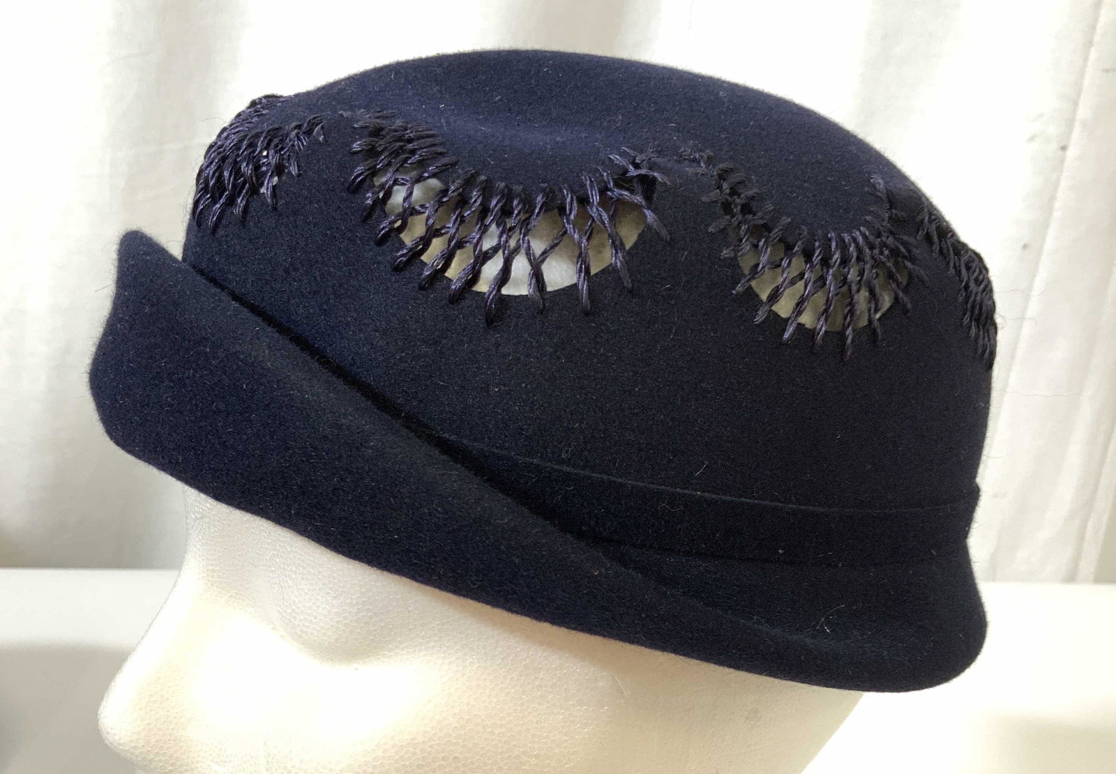 MADRIGAL Vintage Blue Felt Hat France: Vintage French hat, French fashion accessory, label inside reads Madrigal, made in France, and label for Hattie Carnegie, luxury fashion accessory,
