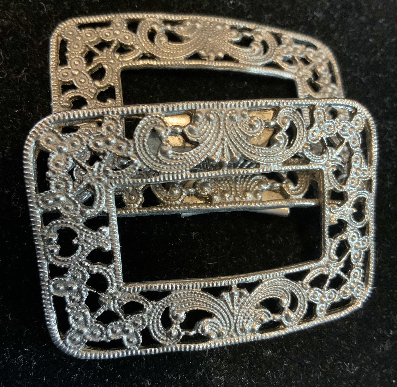 Pair Silver Toned Rectangular Shoe Clips: Fashion accessories, vintage shoe clips, estate jewelry, each measures app 2.5 by 2 inches