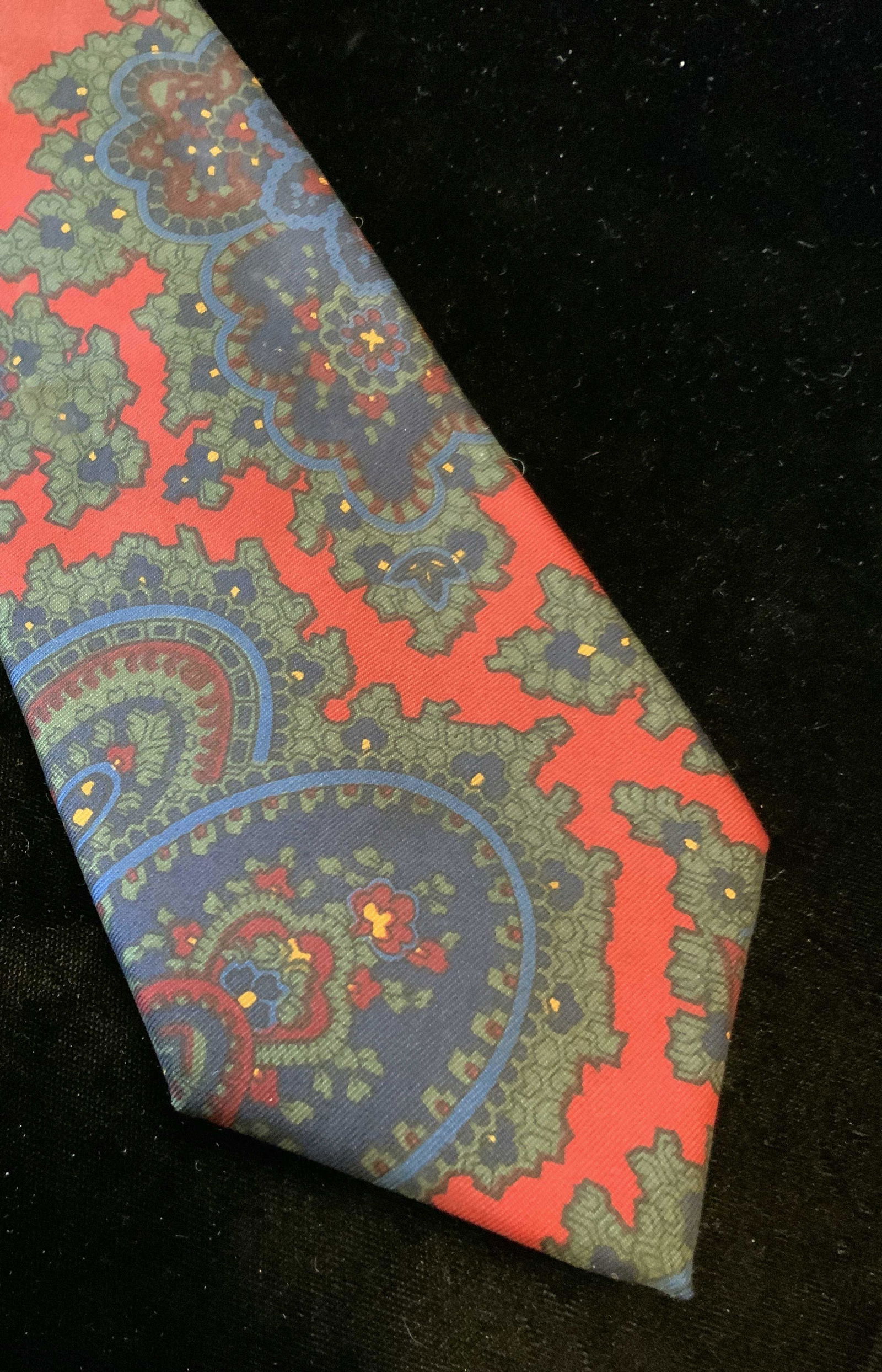 BURBERRYS Designer Silk Tie: Luxury Designer silk tie, silk neck tie, men’s luxury fashion, designer wearable