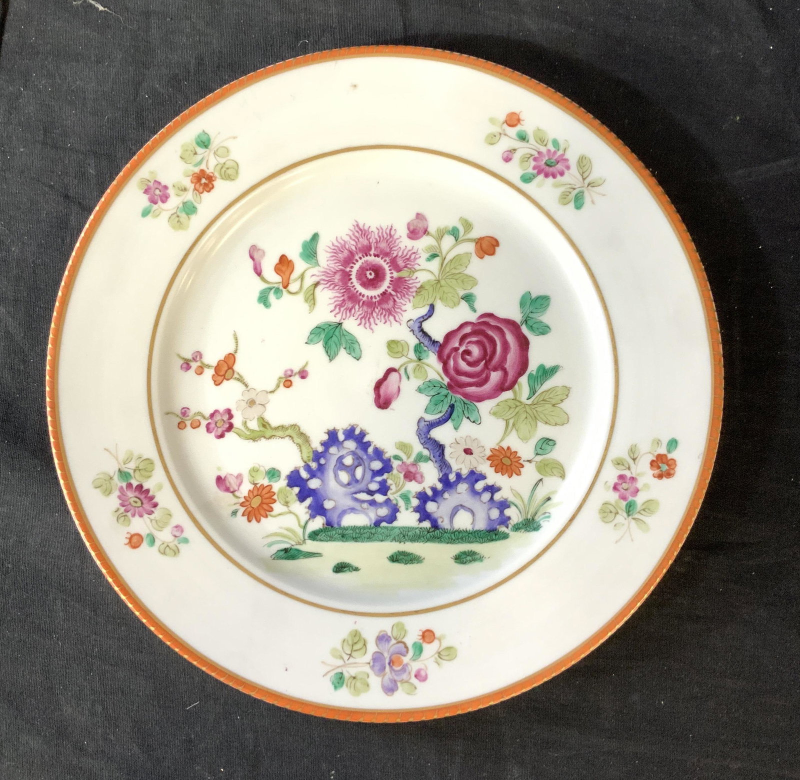 MOTTAHEDEH porcelain Plate, Lowestoft: Asian design porcelain ceramic plates, underside reads. LOWESTOFT Reproduction created by MOTTAHEDEH, center of plate on underside also reads Eschenbach, Bavaria Germany, collectible Asian decorative 