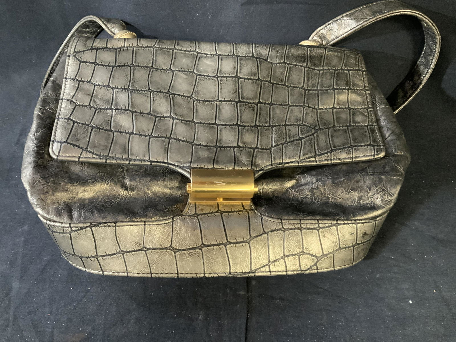 park avenue international leather purse