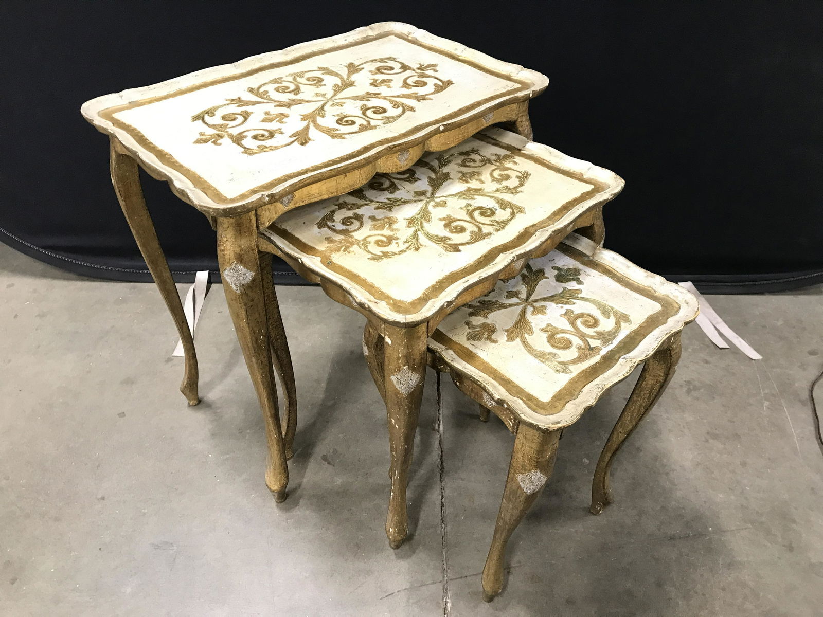 Set 3 FLORENTINE Italian Wooden Nesting Tables Jun 24, 2020 The