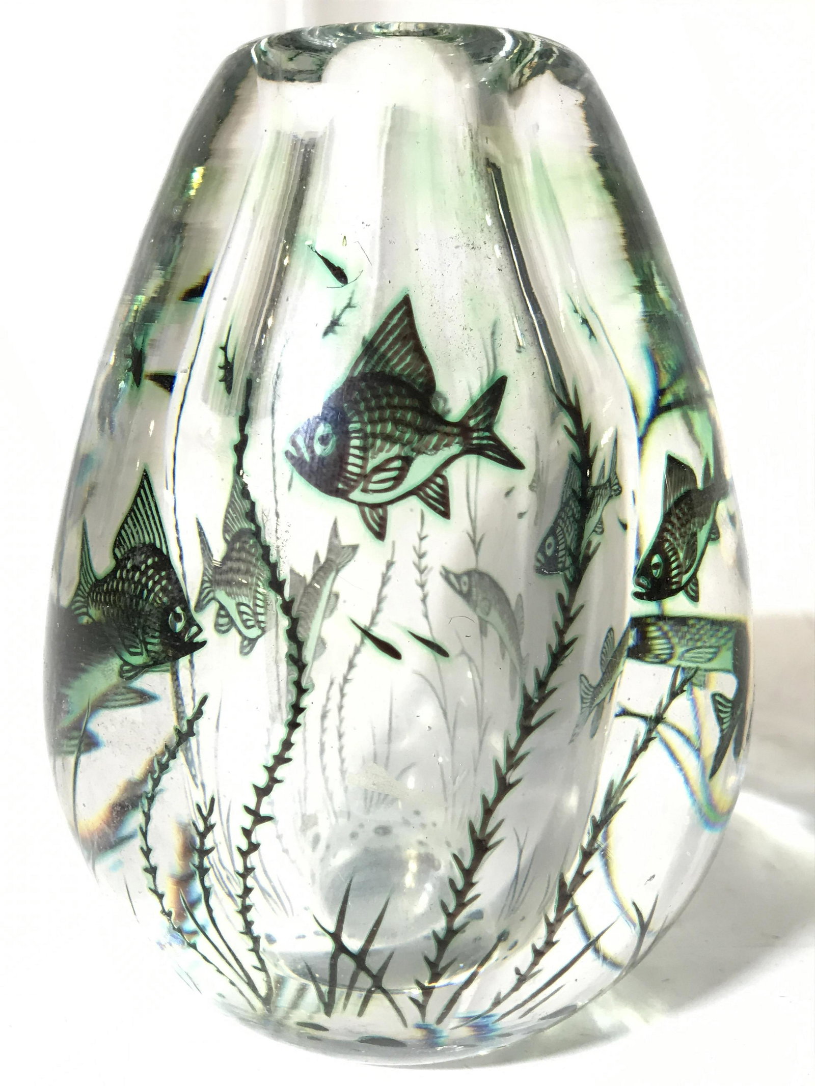 Signed ORREFORS SWEDEN MCM EDWARD HALD Vase: Underside of vase is signed ORREFORS SWEDEN GRAAL EDWARD HALD. This Mid-Century Modern art glass vase was made by Edward Hald for Orrefors of Sweden in circa 1970 in the period Scandinavian Mid-Centur