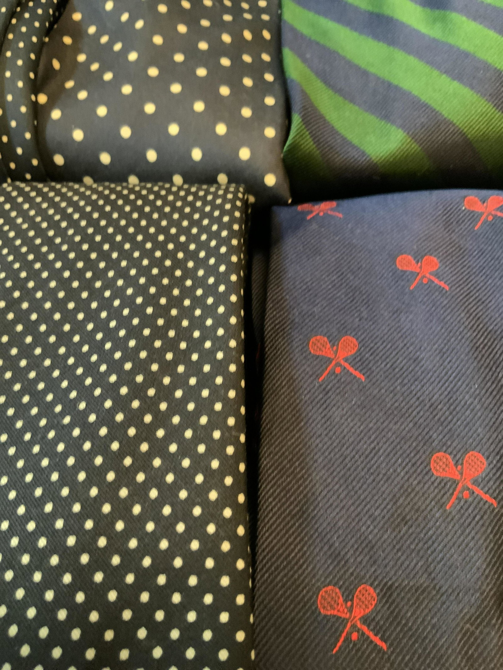 Group lot 8 men’s silk fashion Neckties: Polka dots, tennis rackets, stripe solid and more, brands include Bergdorf Goodman, Paul Stuart, T Foley New York and more, men’s fashion accessories,brooks brothers, made in England, navy blues, 8 
