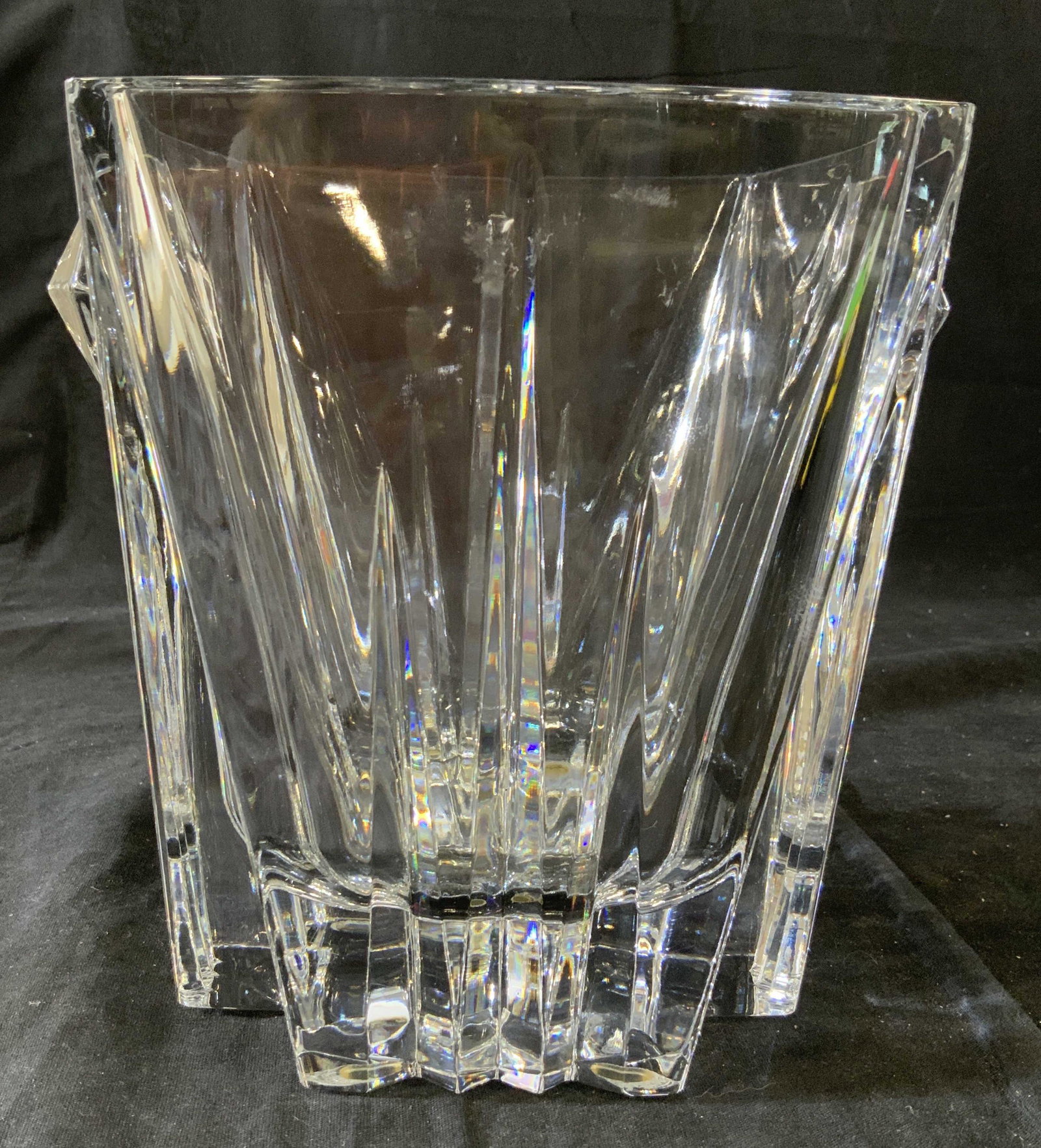 LENOX Heavy Cut Crystal Vase Vessel: Two geometric side handles, cut crystal shaped ice bucket, vase, decorative accessory, signed for Lenox, quality weighty crystal vessel, table ware, bar ware, measures ht 7.5 inches diameter app 9 inc