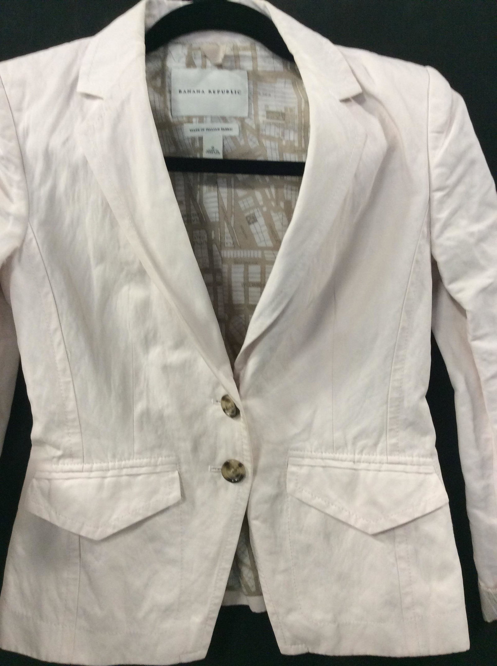 BANANA REPUBLIC Pink Cotton Jacket Blazer: Size XS. Light pink, jacket shell 58% cotton, 36% nylon, 6 % metallic. label reads MADE OF ITALIAN FABRIC, size 0, interior lining with neighborhoods of NYC. Loop to hang. Like new. Faux pockets. Bana