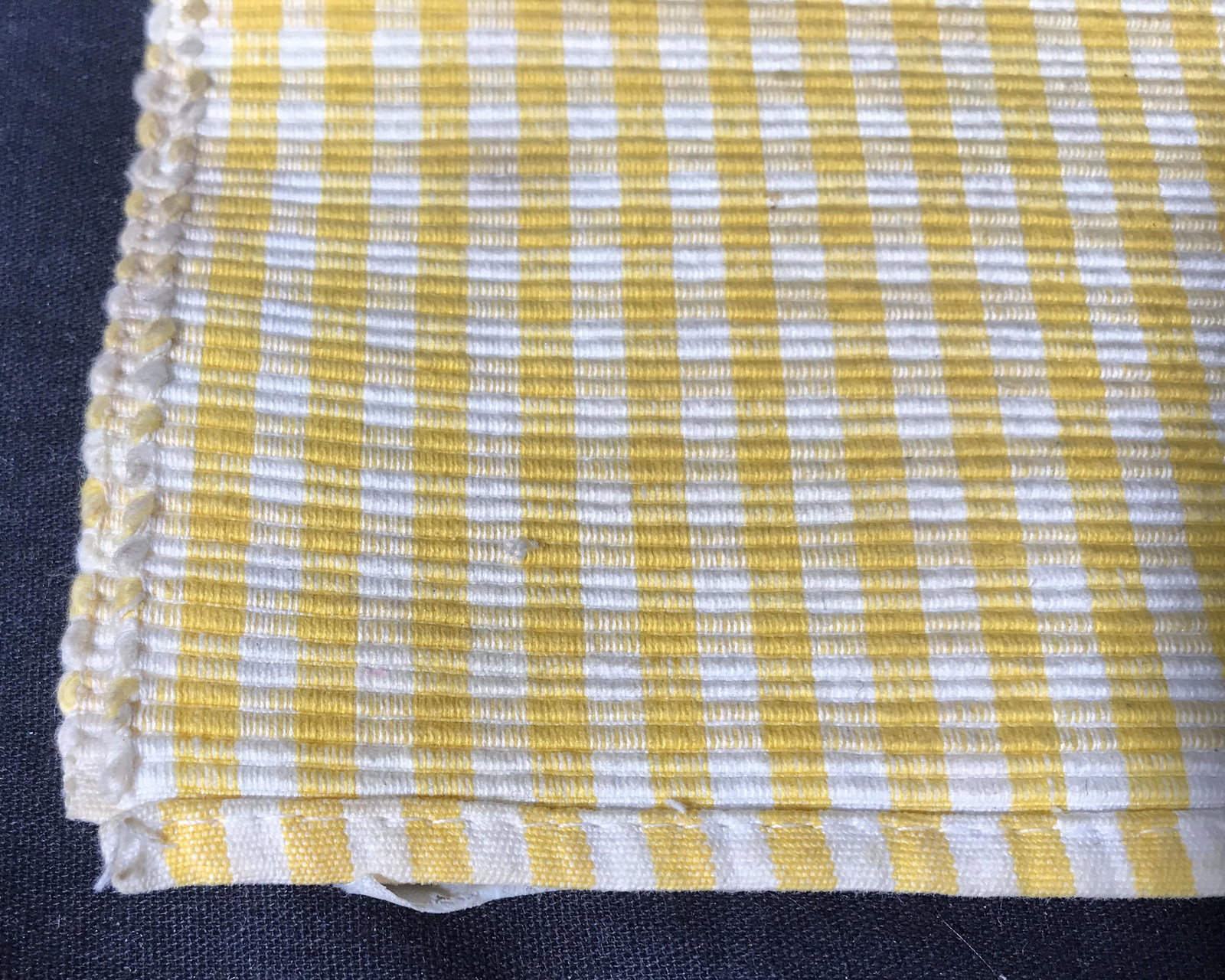Collection Vintage Table Linens: Collection vintage table linens, lot 6 pieces, Vintage linens, vintage table linens, collectible vintage linens, collectibles, all have been starched pressed cleaned and ironed, various napkins and ta
