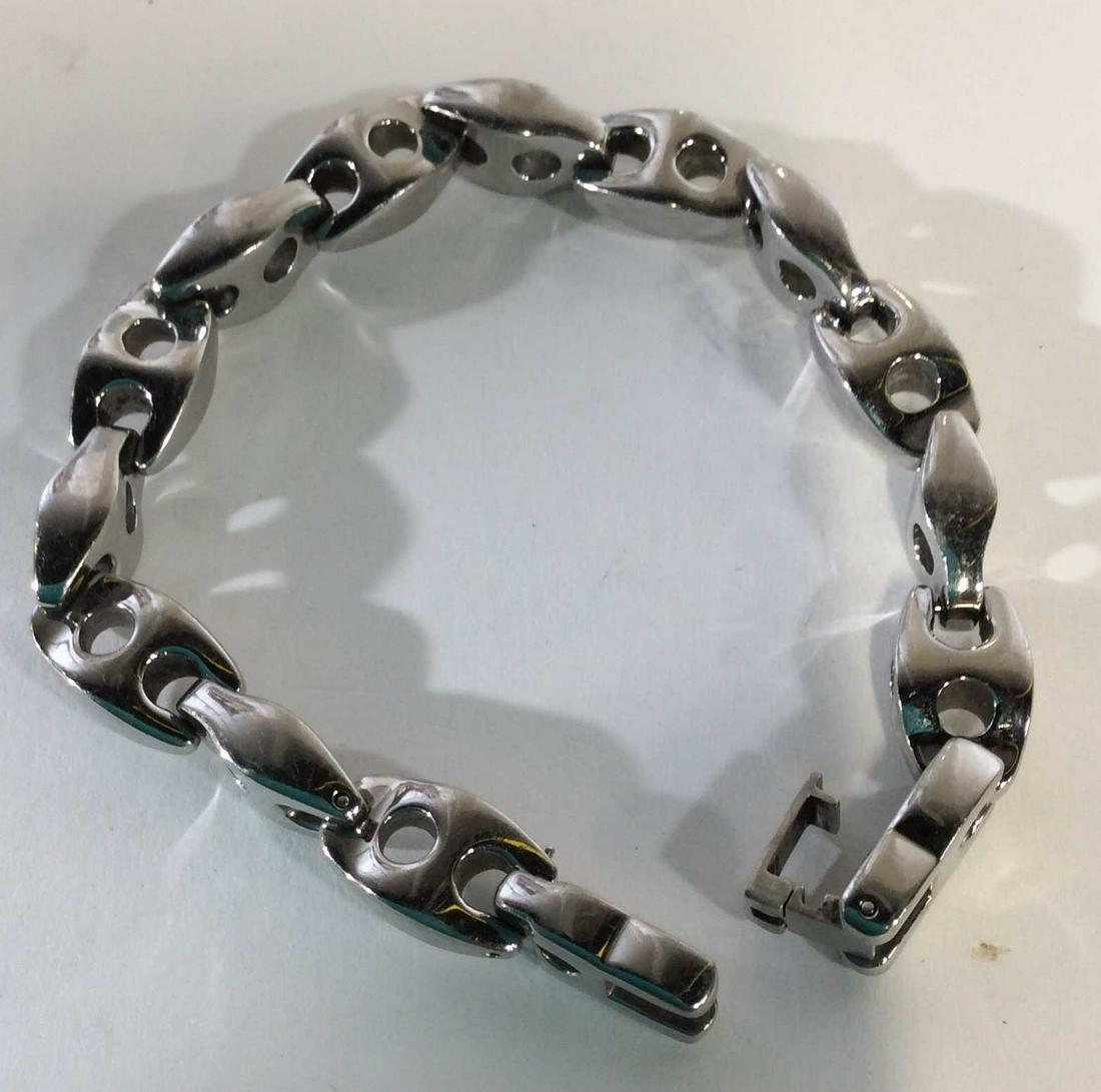 MORELLATO Chain Link Bracelet: 7 1/4 in long. Weighted Piece with chunky links in polished silver tone metal. Box clasp. Designer jewelry, Bracelet, MORELLATO Designer Brand, Everyday Fashion Jewelry, Contemporary, 3