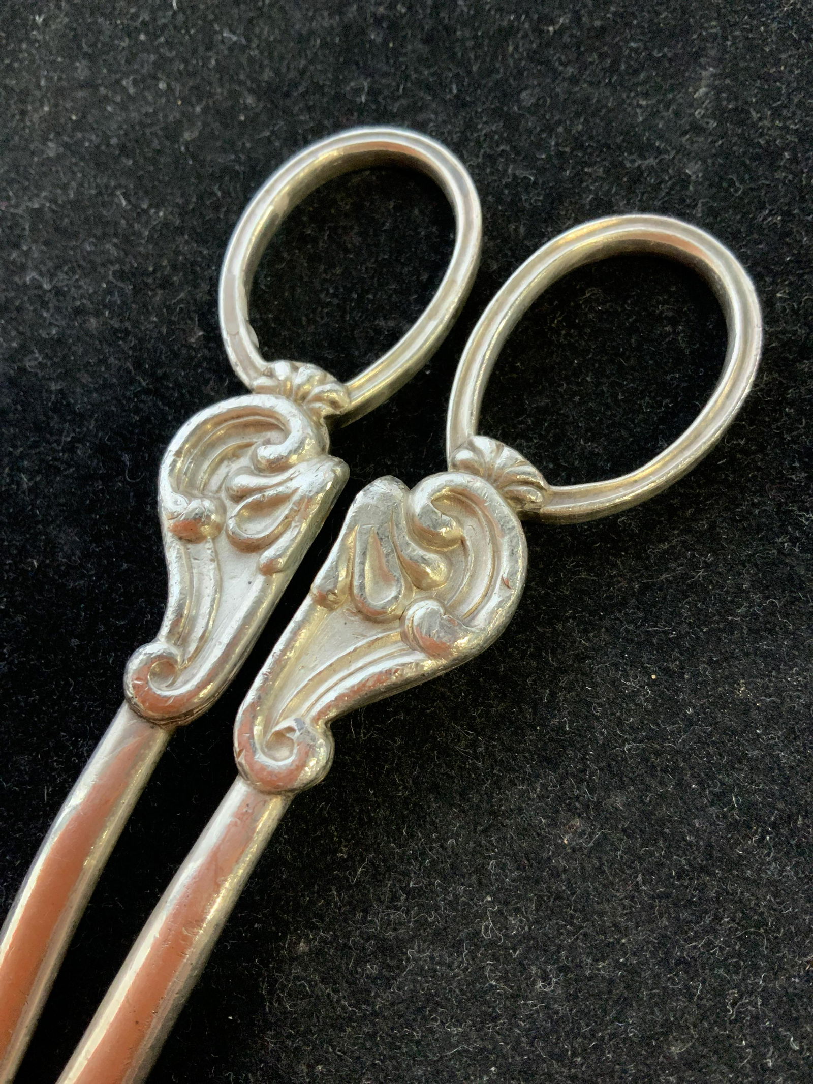 CYRIL FARBY signed Silver Toned Grape Shears: Signed for Cyril sharby, English, vintage possibly antique silver toned grape shears made in England, table ware, table utensil, decorative arts, measures length 7.25 inches width 2.5 inches