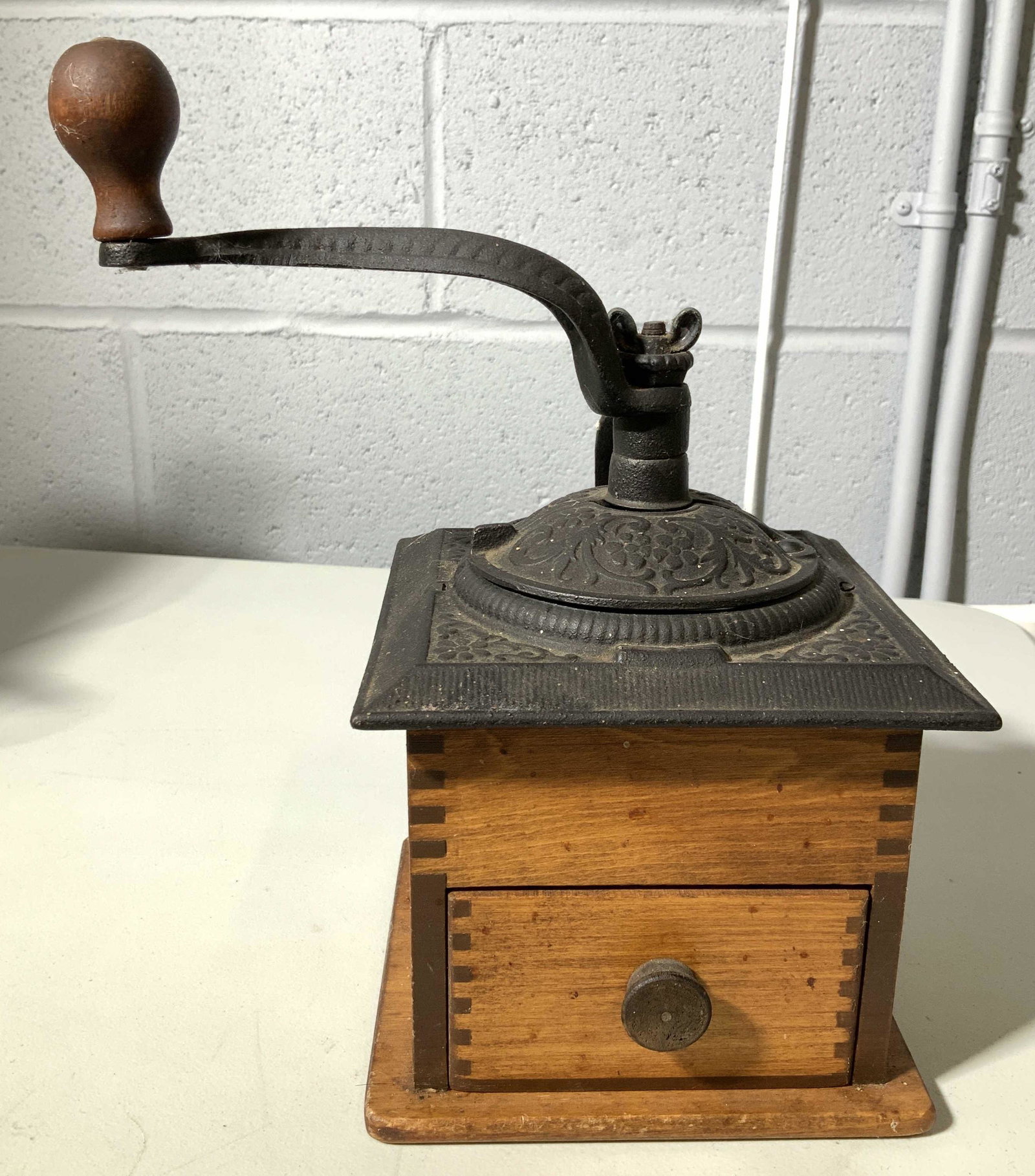 YORKCRAFT INC wood metal Coffee Grinder: Vintage possibly antique coffee grinder wood with single drawer, wood and metal turn crank, label underside reads YORKCRAFT inc, York Pennsylvania, vintage antique kitchen utensil, country decor, meas