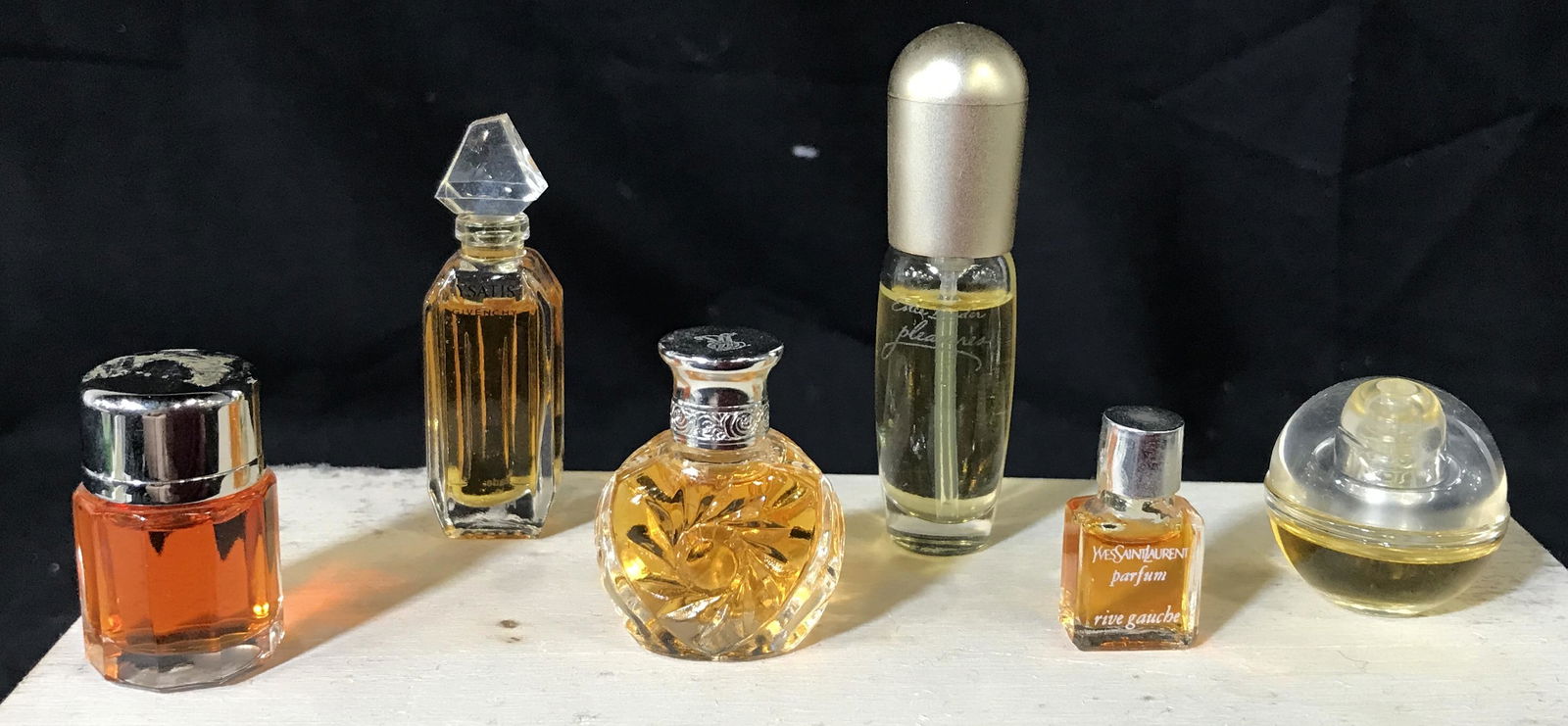 6 assorted designer perfume sample size: 6 assorted perfumes in small, decorative sample bottles, brands include Ralph Lauren, YSL, Calvin Klein, Givenchy, Perry Ellis, Esté Lauder, Perfume, sample size, collectible, designer perfume, trave