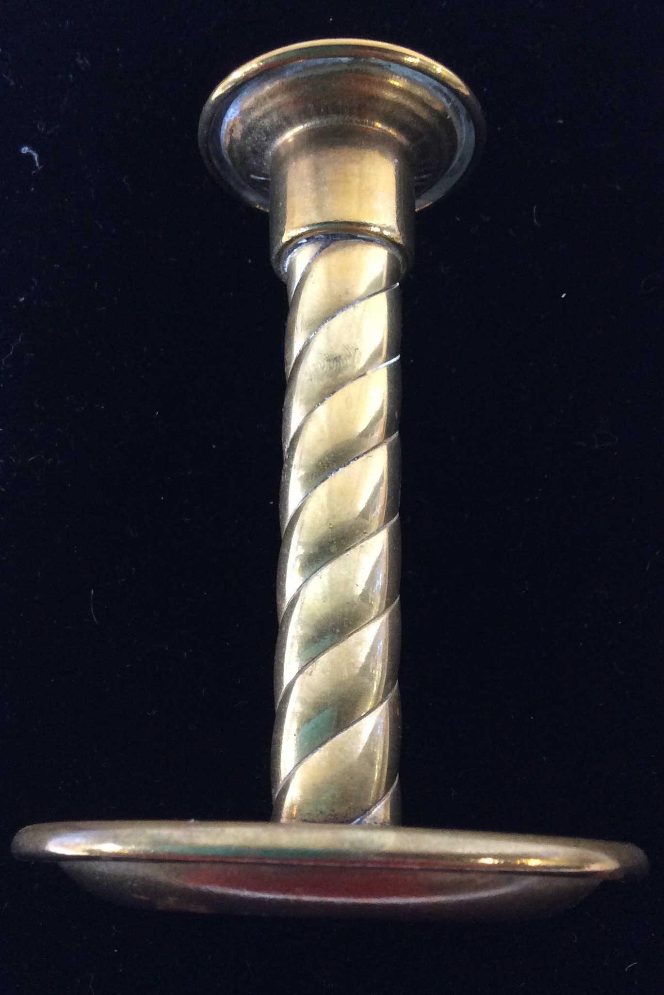 Twisted Brass Toned Candlestick, Vintage: Lightweight brass toned metal, twisted design, vintage, 4 in. Ht, app 3 in diameter base. Tabletop Brass Decor Accessory, Vintage Brass Candlestick, Tapered Candlestick Holder, Collectible Brass, Anti