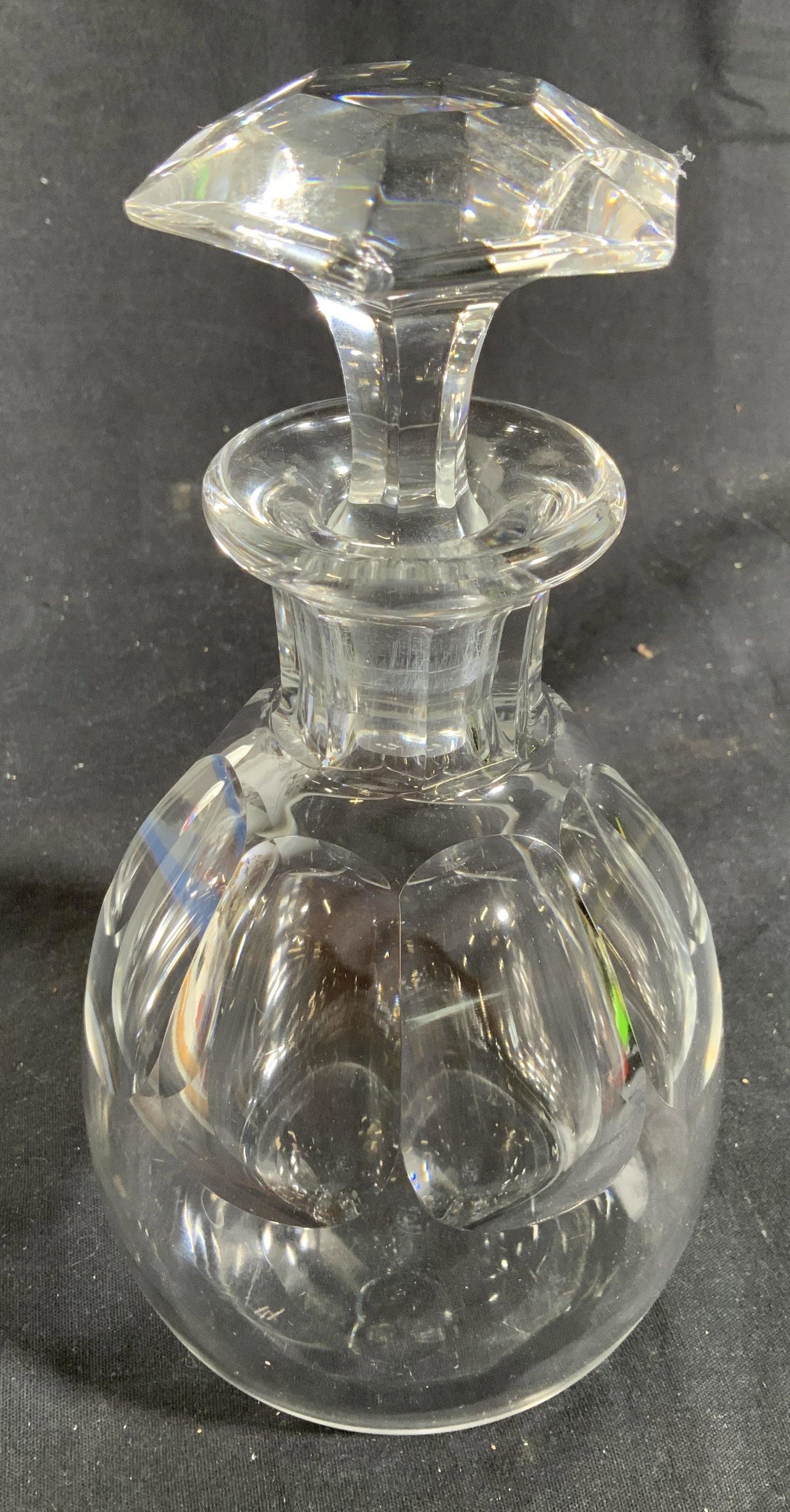 BACCARAT French Crystal Decanter: Signed for Baccarat France, good condition, French crystal tableware, bar ware, collectible measures ht app 9.5 inches diameter app 6 inches