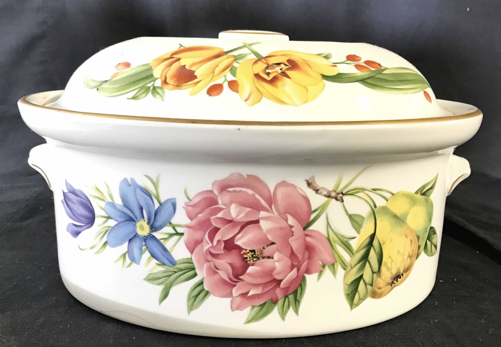 ROYAL WORCESTER Porcelain Serving Dish: Underside of piece is marked ROYAL WORCESTER MADE IN ENGLAND. copyright 1978 Royal Worcester Oven to Tableware Pershore Shape 34 Size 4. Piece is white toned w multi toned floral & leaf detail. Piece 