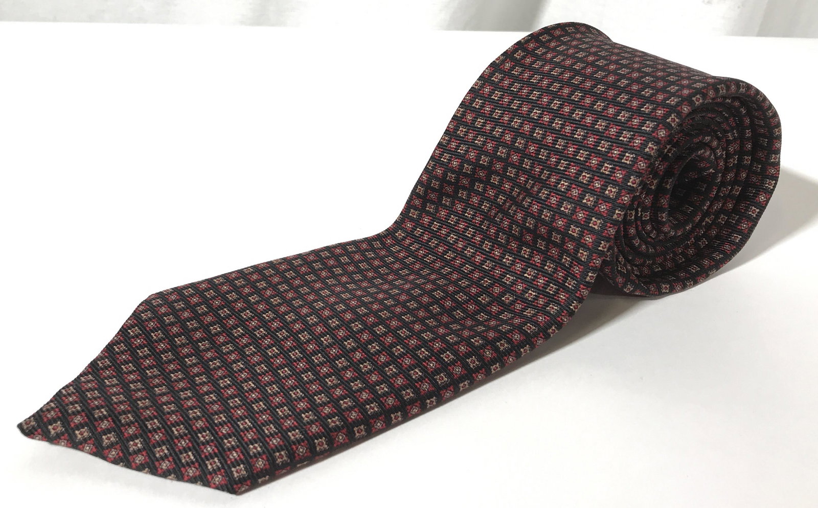 Vintage CHARLES GABRIELE Men’s Necktie: Vintage necktie, measures approx 58 inches long, 3.75 inches W. Wear is consistent with age and use. Label reads: CHARLES GABRIELE NEW YORK, PARIS. RN 33907. Men’s wearables, formal wear, business a