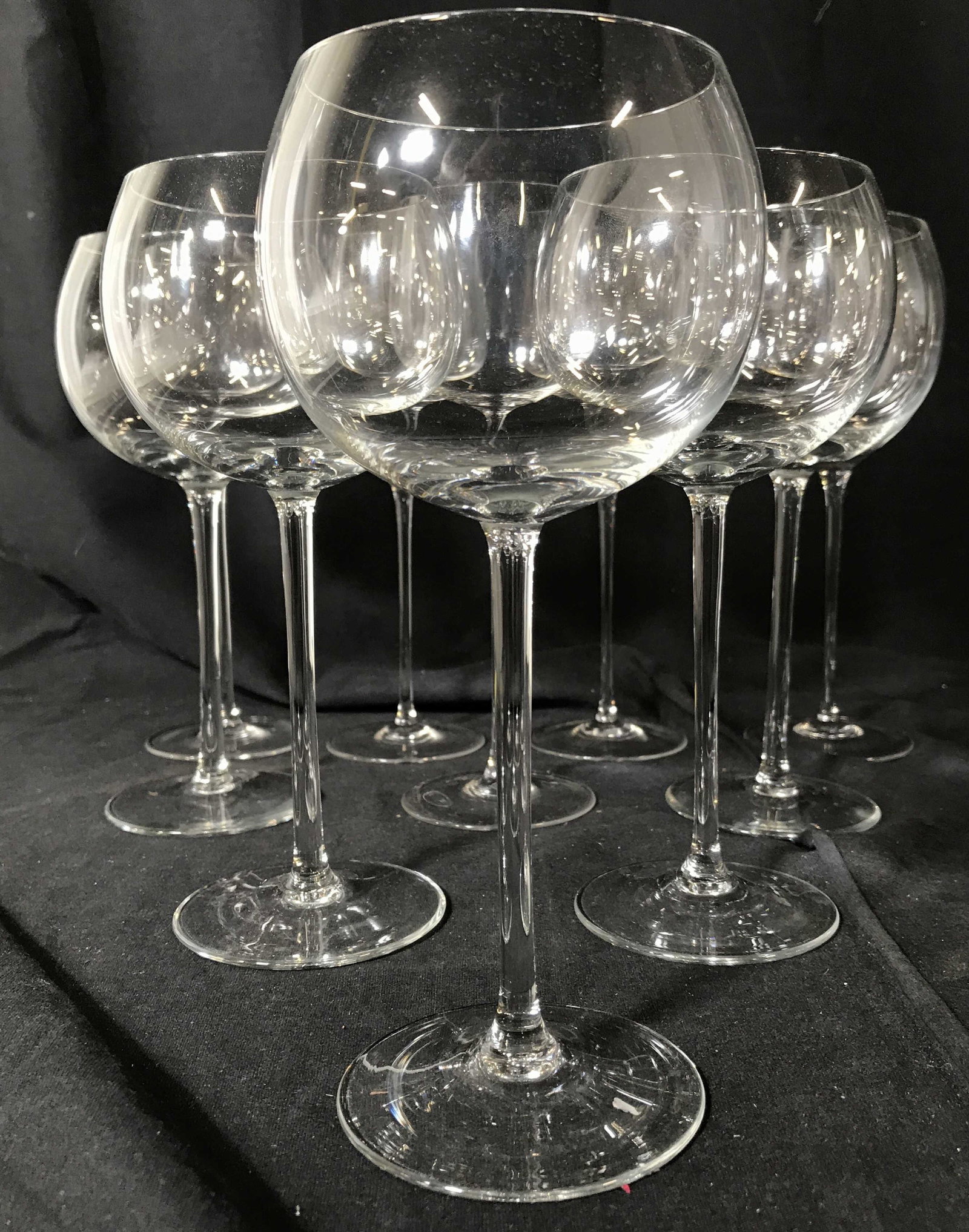 Lot 10 Wine Glasses: Lot includes 5 wide set goblets & standard wine glasses. Taller glasses measure approximately 9 inches tall 3 inches wide. Wine glasses, beverage ware, goblets, Bar Ware, chalices. stemware, drinking 