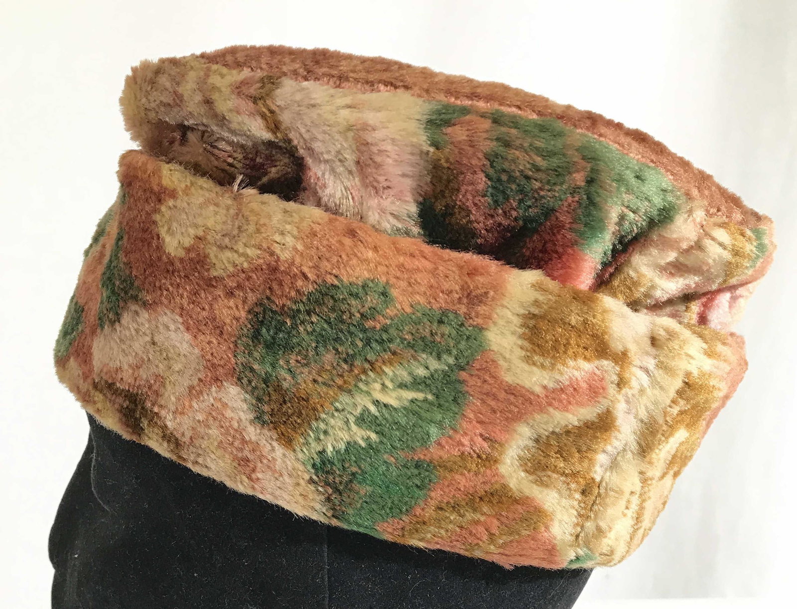 HAMMOND RUTHERFORD Women’s Hat: Interior of hat has tag which reads HAMMOND RUTHERFORD. PIECE is copper toned with green toned vine and leaf detail. Women’s hat, unisex hat, Hammond Rutherford hat, outdoor hat, winter hat. fashion