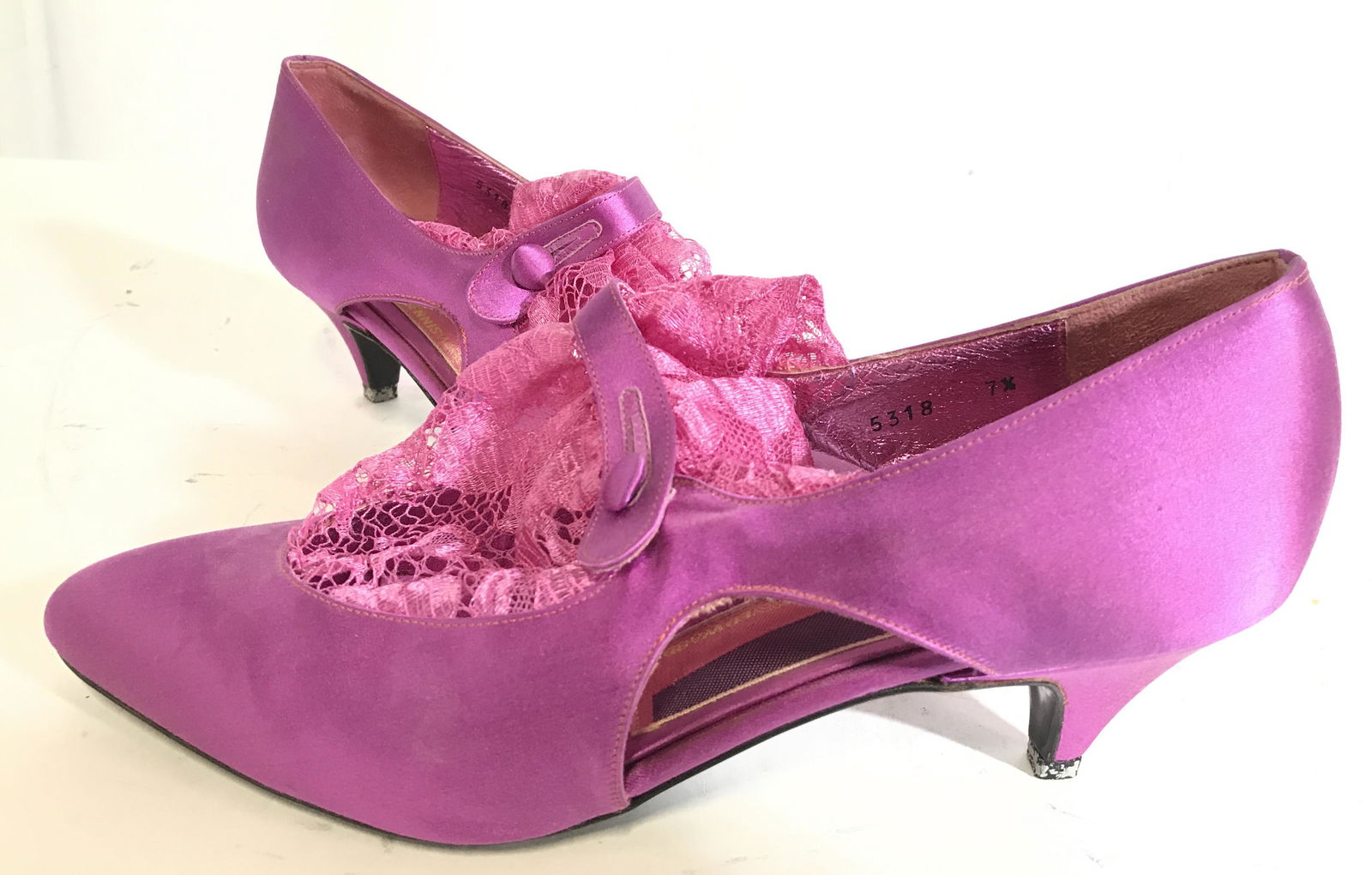 SUSAN BENNIS WARREN EDWARDS Women’s Heels Size 7.5: Shoes appears to be vintage. Each have a magenta tone. Shoes have button shaped shoe buckle. Undersides read SUSAN BENNIS WARREN EDWARDS HANDMADE IN ITALY. Heels are 2 inches high. Each shoes has poin