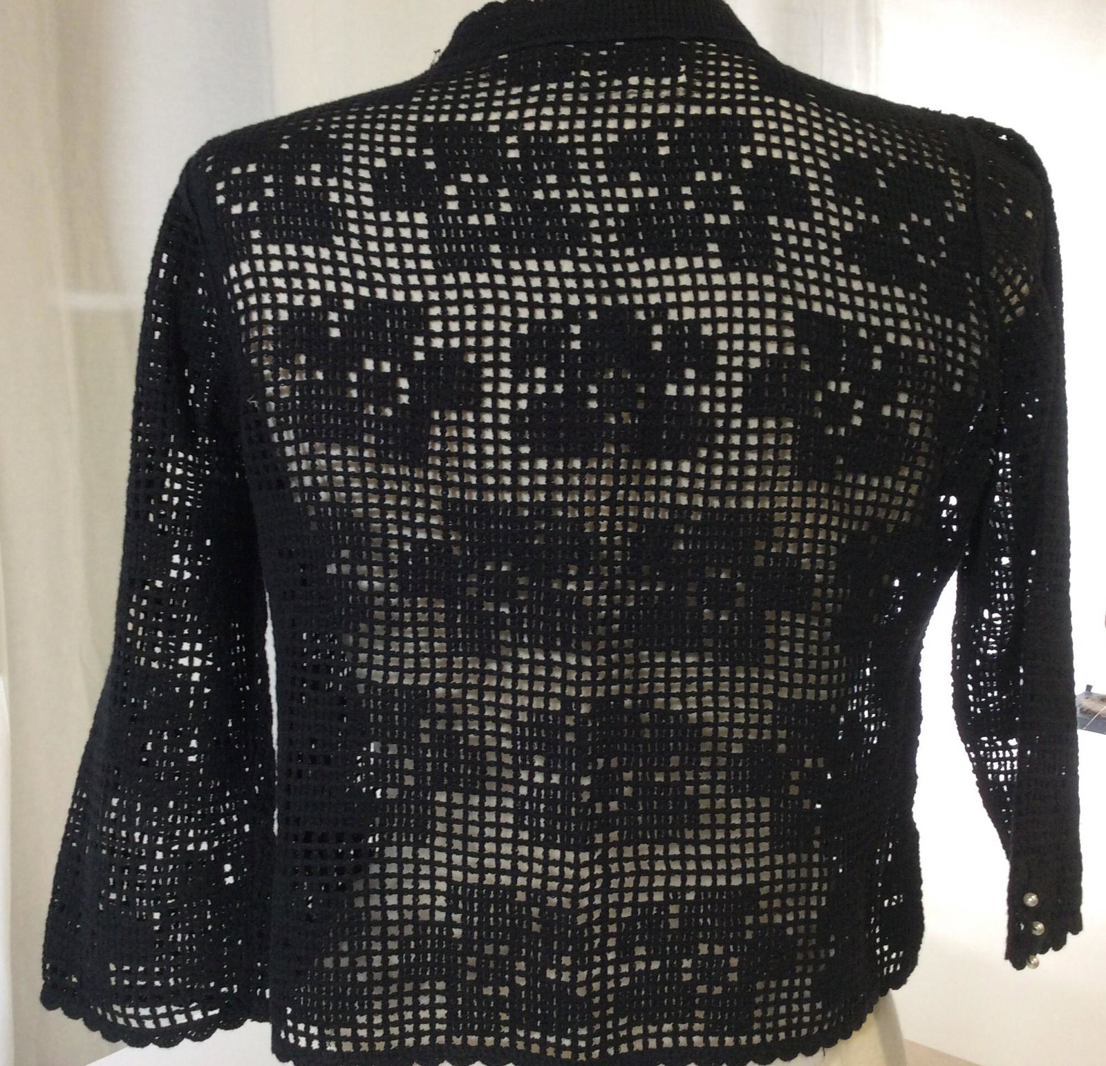 Designer FIELEL FLOWER Open Knit Cardigan: Black cardigan style. Attached Designer label, size Med. pierced knit pattern, 3/4 sleeves, Open Style, Cover up over a Tank or camisole. Knit wear, Summer Wear, Black Knit Cardigan, Designer FIELEL F