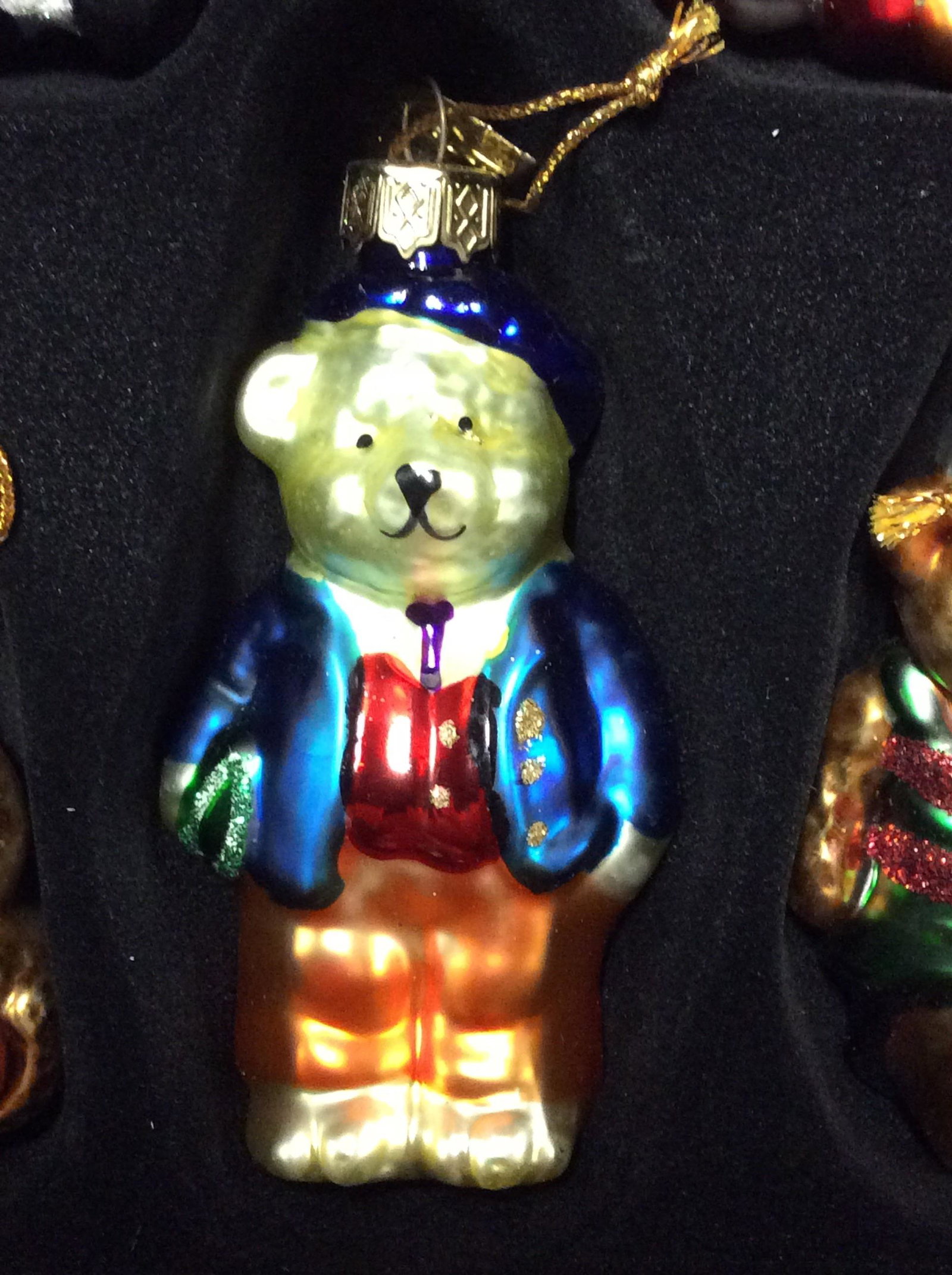 Authentic Thomas J. Pacconi Xmas Ornament, Boxes: All blown glass ornaments for Christmas. Total 34 pcs. They comes in original wooden crates stamped with The Maker’s Hallmark. Certificate of authenticity included. Part of the 2002 Pacconi Classics