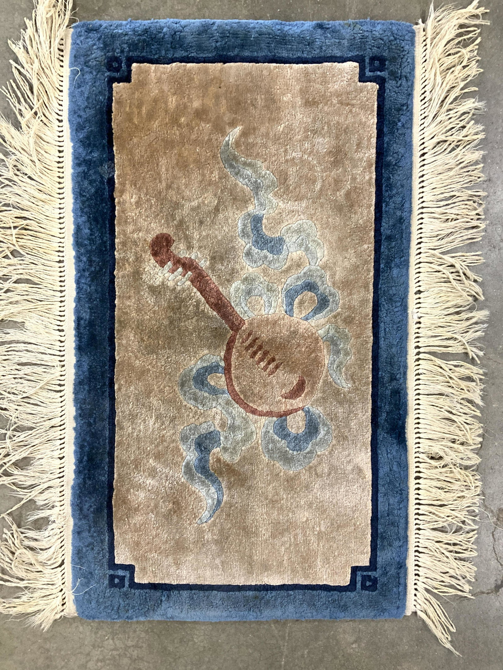 Silk Chinese Art Deco Small Rug: Silk carpet, Chinese carpet, area rug, textile arts, home decor, home furnishings, measures 24 by 20 inches