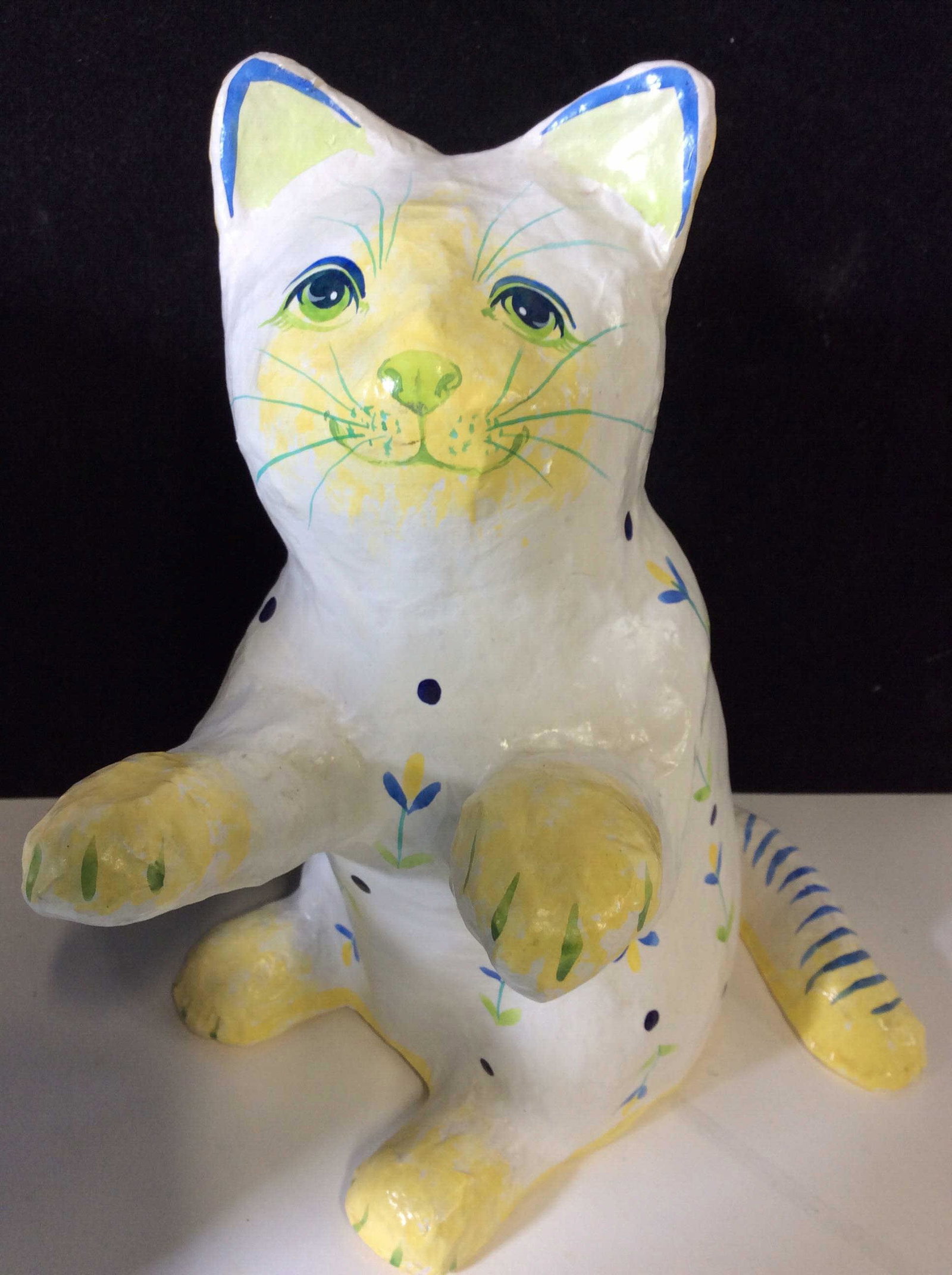 Lot 4 Folk Art Figurals, Decorative Accessories: Mixed media, Wood, paper mache , Ceramic, Hand Painted, Arts & Crafts, Folk Art Cats, Kitten, Feline, Decor Accessory. Brown/ black cat 15 in long. Paper mache white cat 10.5 x 9.5 in. tableware, anim