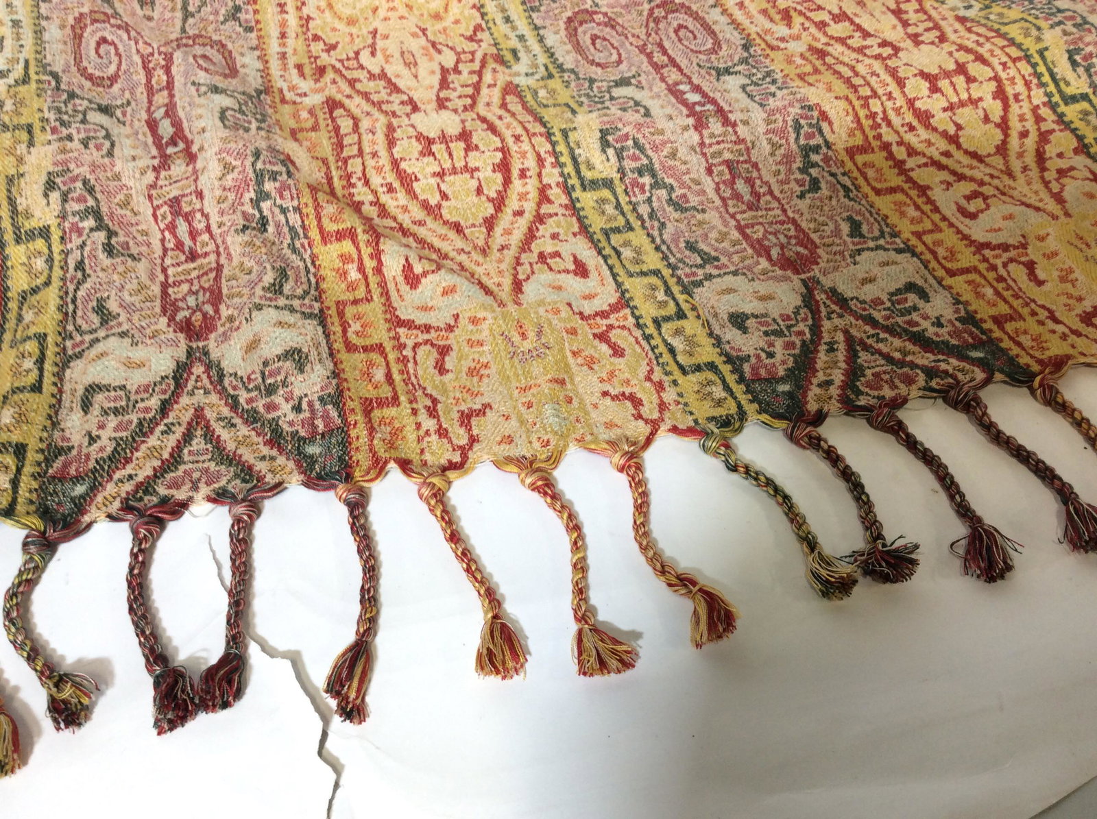MALABRA GROVE LTD. Turkish Pattern Throw: attached designer label reads Malabra Grove Ltd, Middle Eastern/ Turkish/Indo Asian Design, End Tassels, thick and heavy fabric, no fabric issues noted. 49.5 in. x 73 n. Bed Throw, Sofa Throw, MALABRA